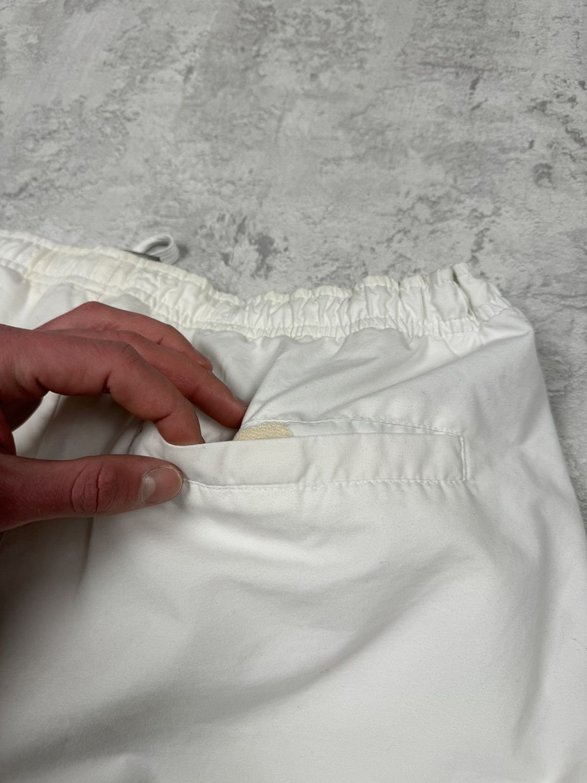 Nike Vintage Nike Y2K Streetwear Sportswear White Shorts Size XL Size US 37 - 8 Thumbnail