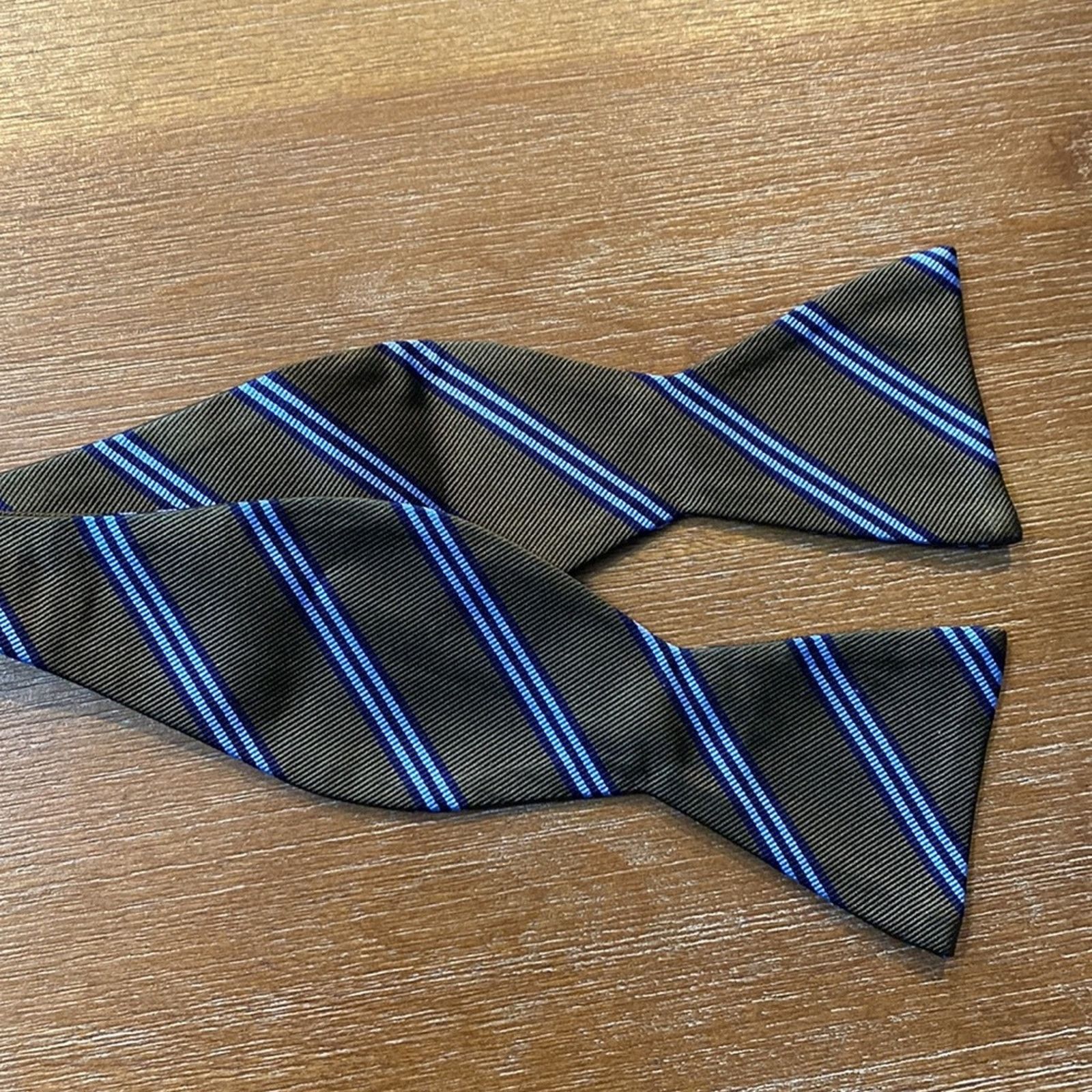 Saddlebred Saddlebred green olive blue light blue bow tie 100% silk Size ONE SIZE - 1 Thumbnail
