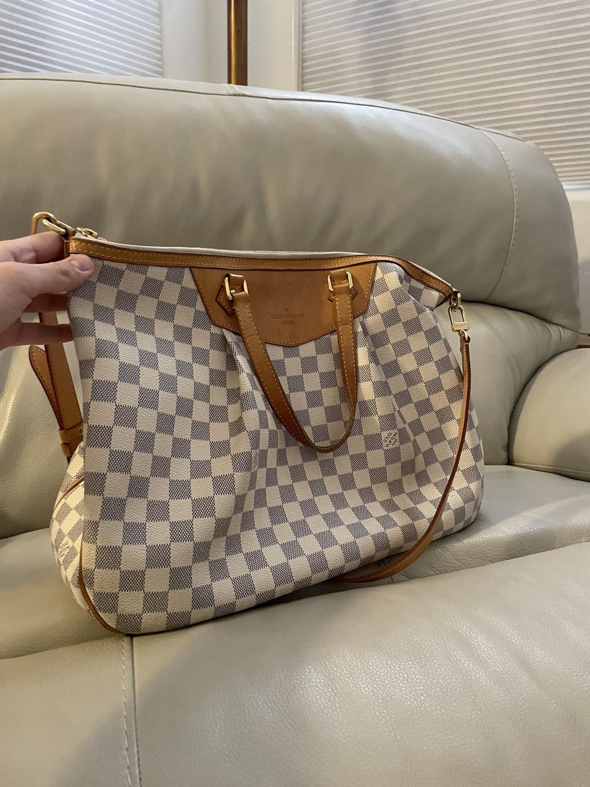 Louis Vuitton Louis Vuitton Damier Azur Siracusa Crossbody Bag Cream Size ONE SIZE - 3 Thumbnail