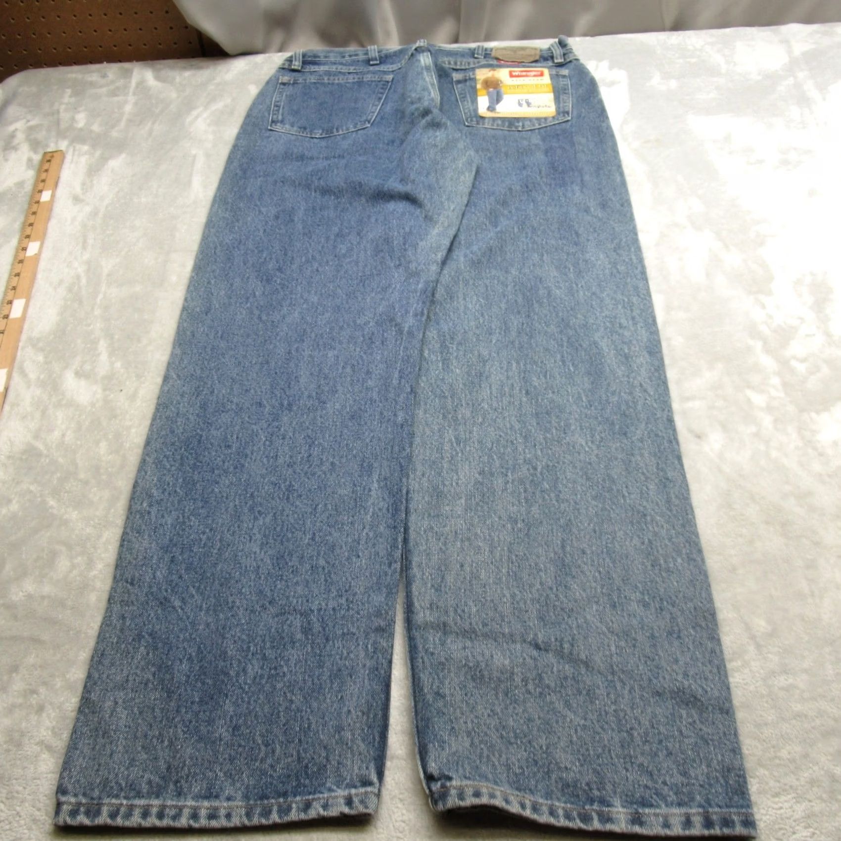 Wrangler Wrangler Jeans Mens 36X34 Medium Wash Denim Relaxed Straight Boot Cut Baggy New Size US 36 / EU 52 - 3 Thumbnail
