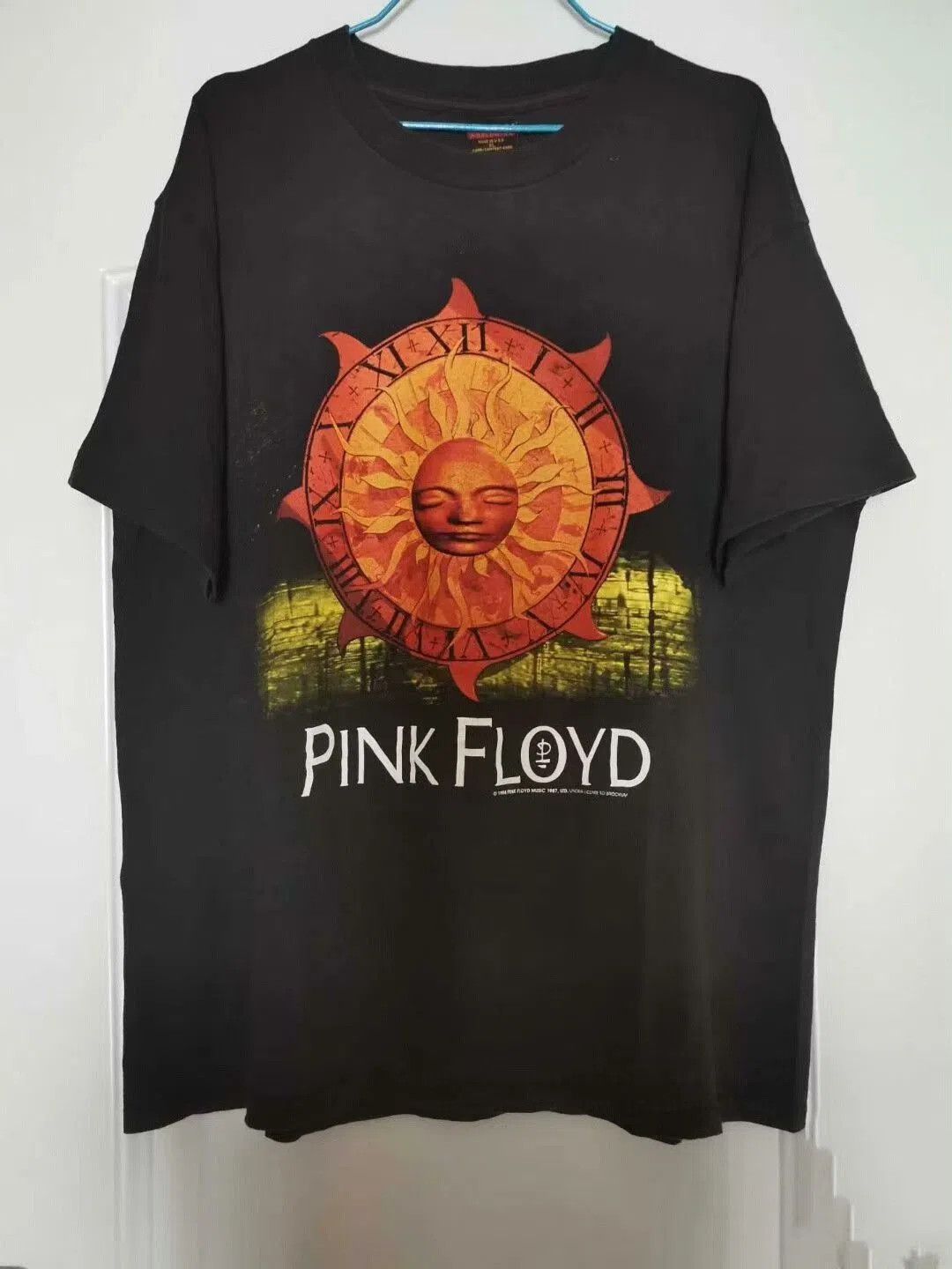 Vintage Pink Floyd 1994 Tour Vintage T. Size US M / EU 48-50 / 2 - 1 Thumbnail