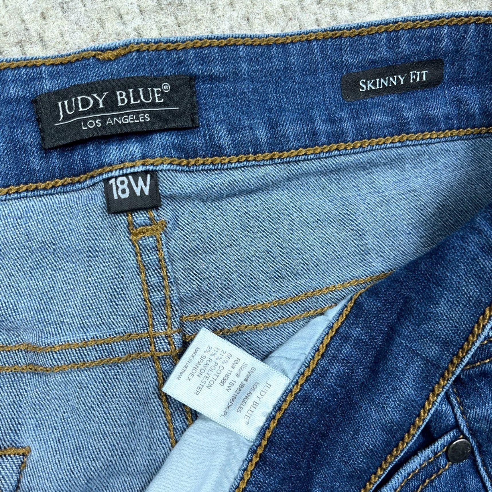 Vintage Judy Blue Jeans Women 18W Skinny Fit Med Wash Faded Stretch Distressed Plus Jeans Size 40" / US 18 - 3 Thumbnail