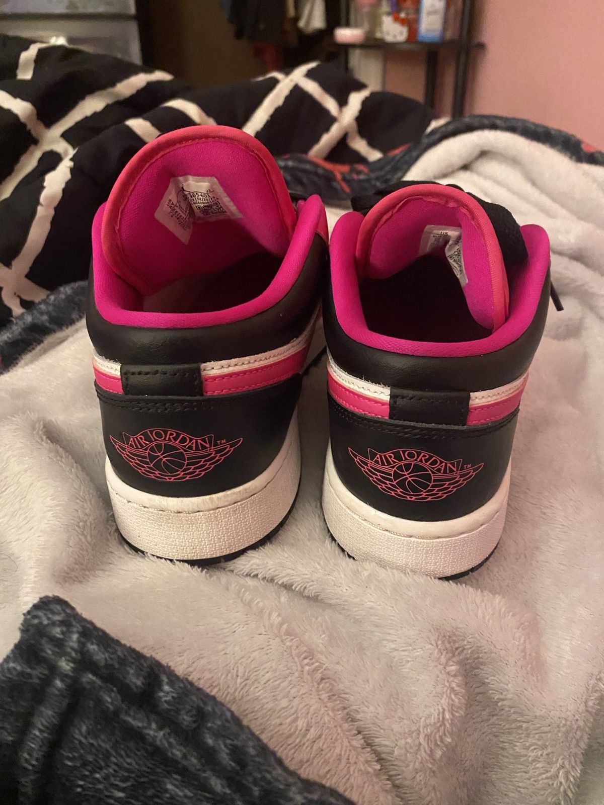 Jordan Brand pink and black jordan 1s Size US 7.5 / IT 37.5 - 7 Thumbnail