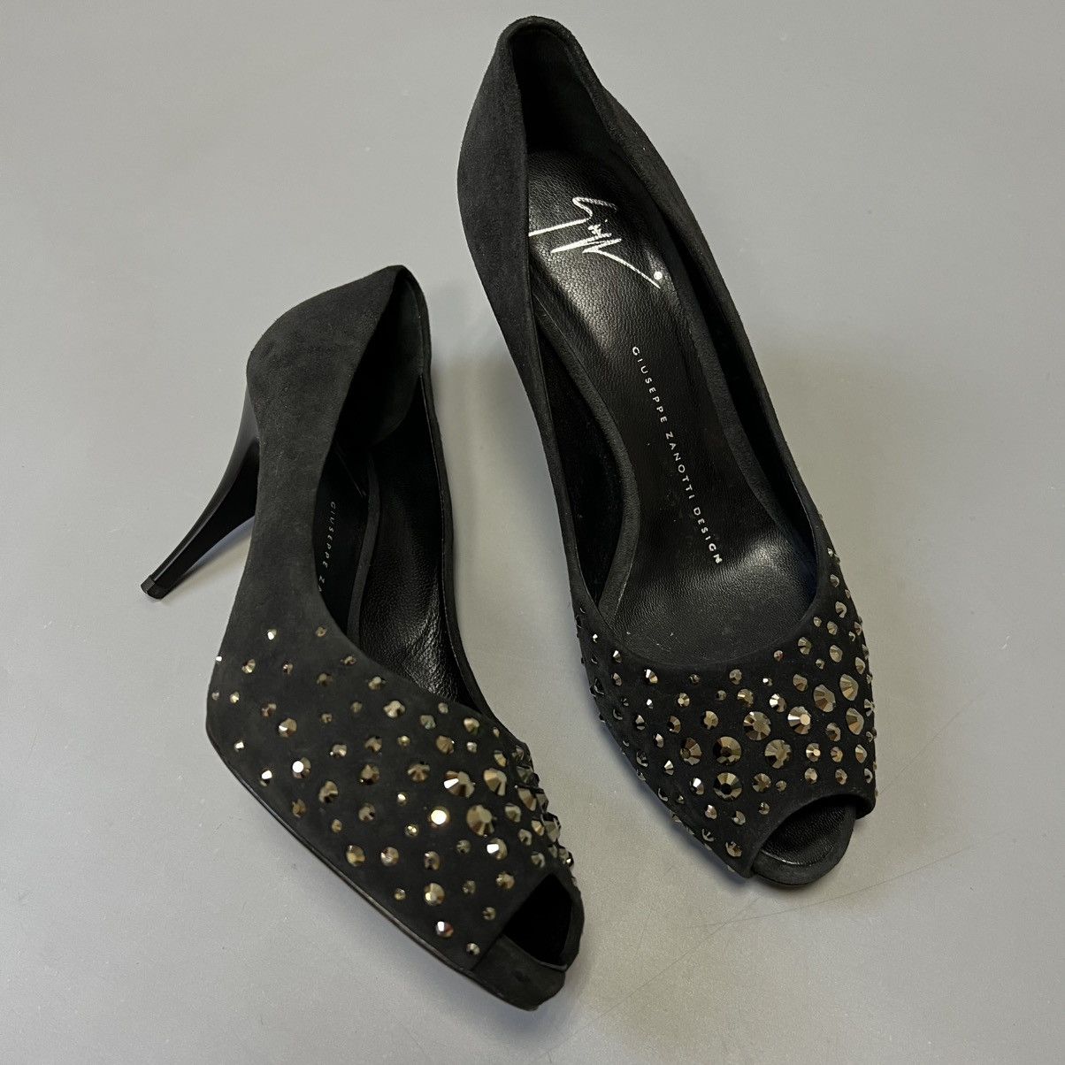 Giuseppe Zanotti Giuseppe Zanotti Black Suede Studded Pumps Size US 6.5 / IT 36.5 - 1 Thumbnail