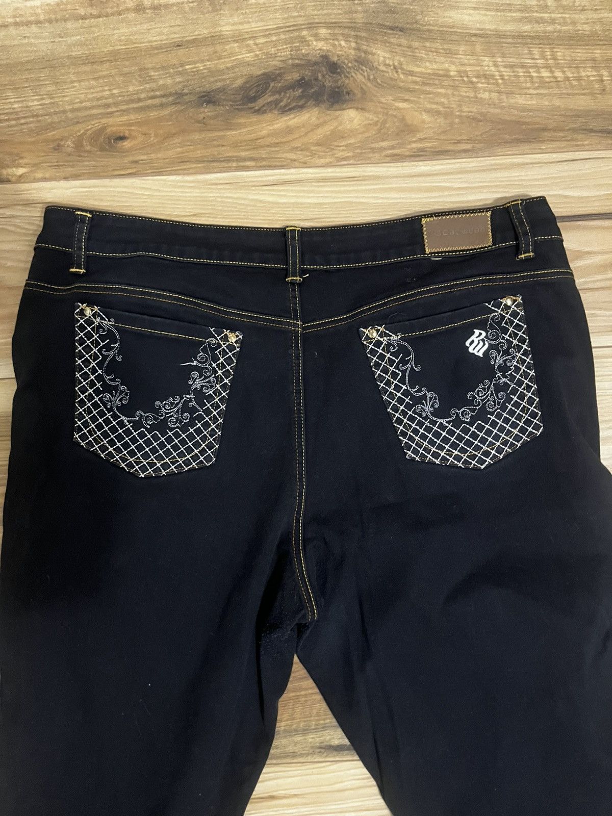 Rocawear Rocawear Black Embroidered Jeans Size 20 Y2K Hip Hop Denim Size 42" / US 20 - 1 Thumbnail