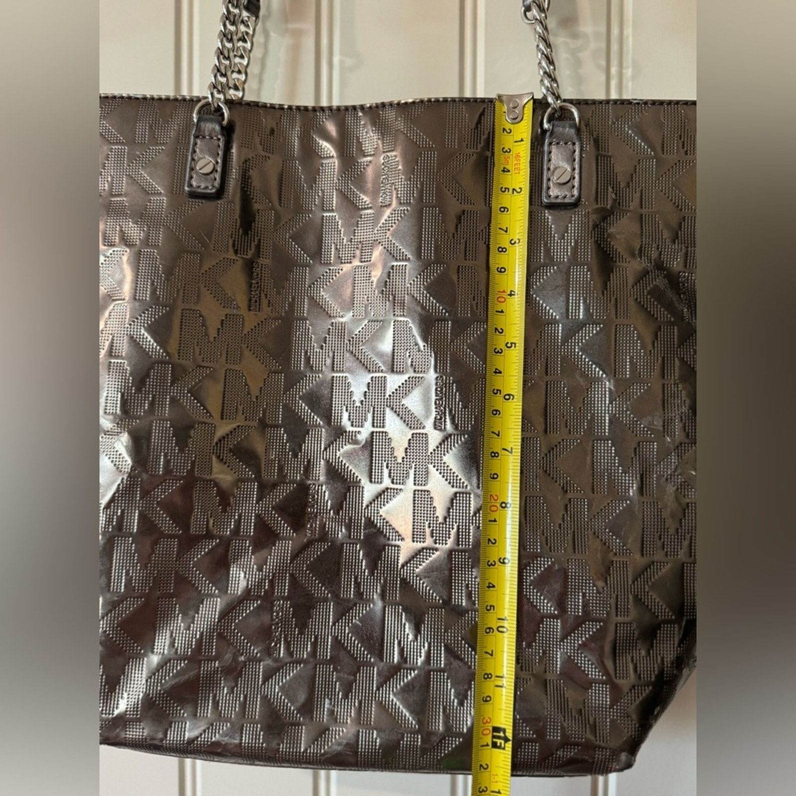 Michael Kors MICHAEL KORS 🩶 Monogrammed Metallic Tote with Silver Chains Size ONE SIZE - 7 Thumbnail