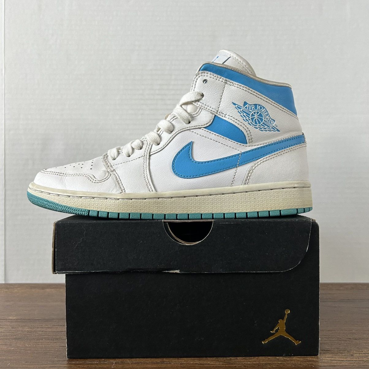 Jordan Brand Nike Air Jordan 1 Mid UNC Women's Size 8.5 Size US 8.5 / IT 38.5 - 2 Thumbnail