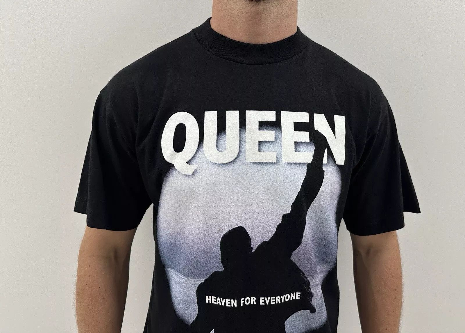 Vintage Vintage 90s Queen Heaven everyone Made in Heaven 1995 shirt Size US M / EU 48-50 / 2 - 2 Thumbnail