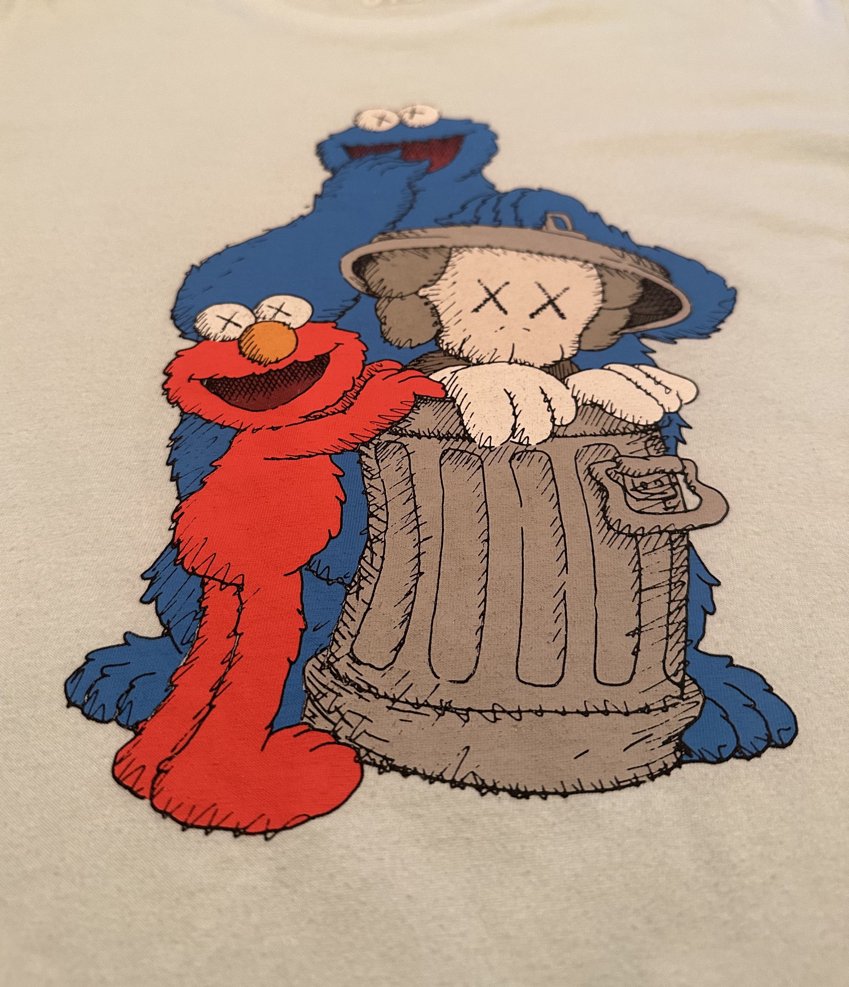 Kaws × Uniqlo Kaws x Uniqlo Sesame Street Tee Size US M / EU 48-50 / 2 - 2 Thumbnail