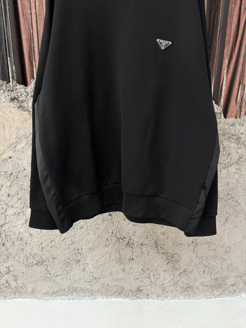 Prada PradaMetal triangle standard sweatshirt 2503-Nextarrow Size US M / EU 48-50 / 2 - 4 Thumbnail