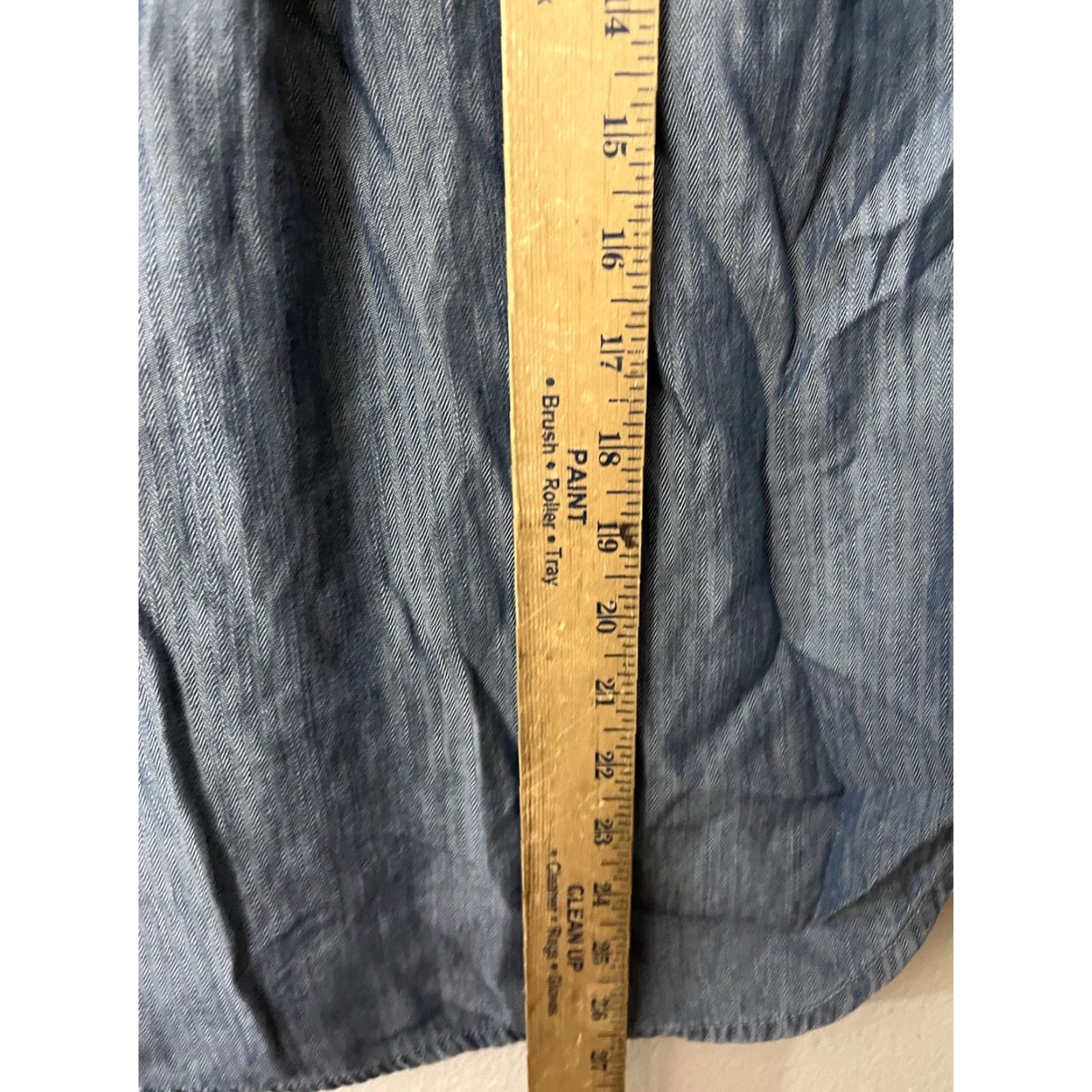 American Eagle Outfitters VINTAGE American Eagle Chambray Denim Tunic Blouse Women XS Blue Long Sleeve Collared Button Tab Sleeves Size XS / US 0-2 / IT 36-38 - 4 Thumbnail