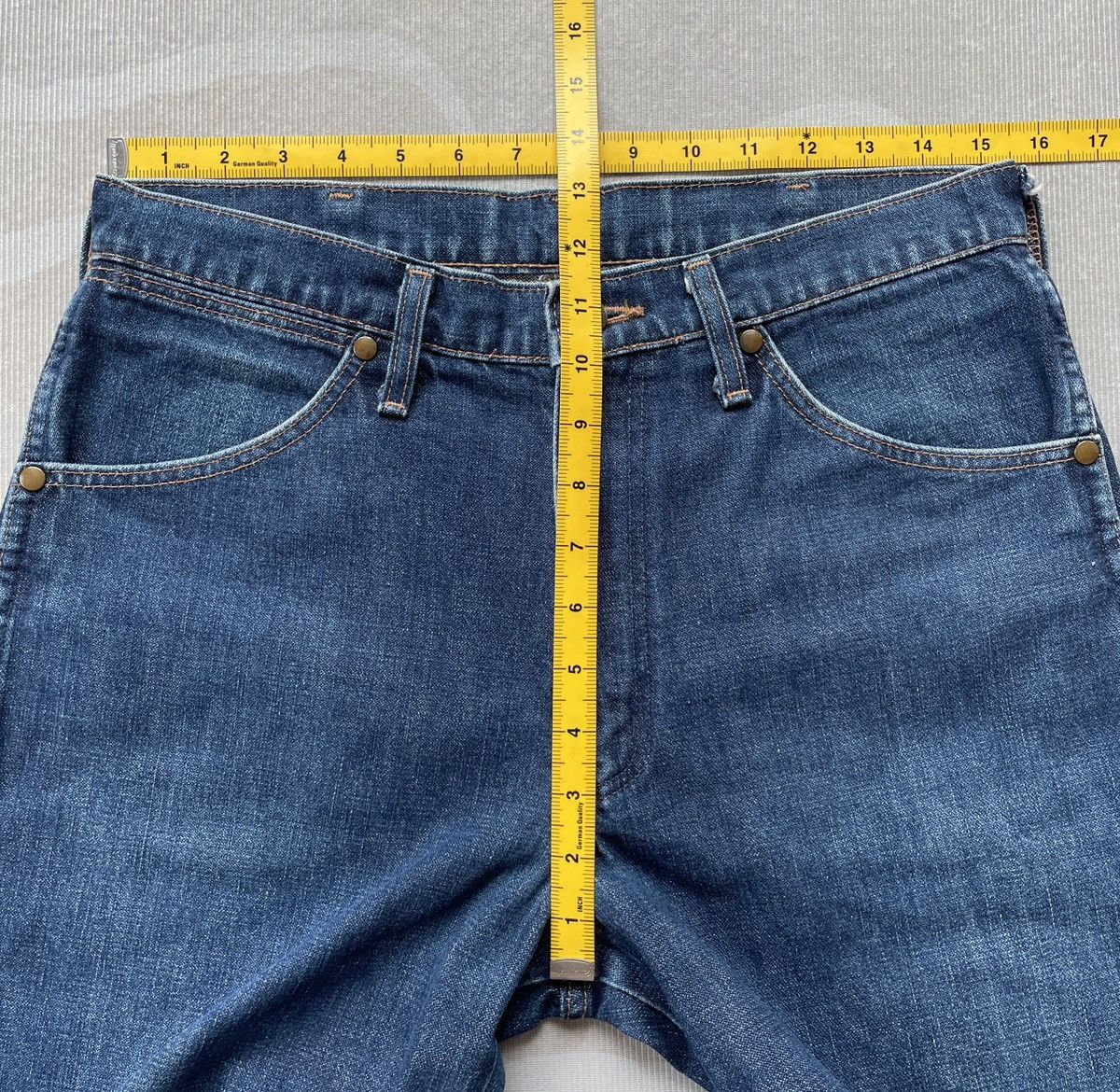 Wrangler Wrangler Vintage Jeans (LG106) Size US 31 - 11 Thumbnail