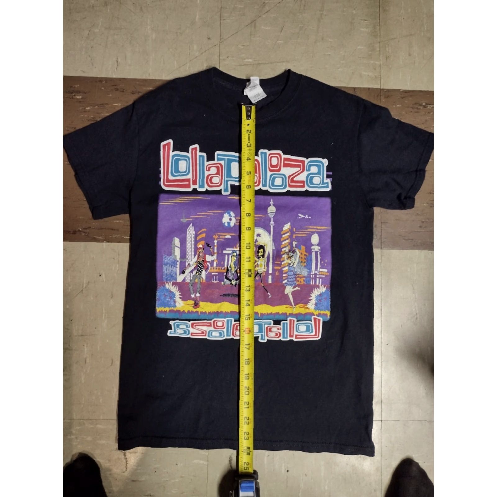 Vintage VINTAGE Lollapalooza T-Shirt Alt-J Blink-182 Muse The Killers Wiz Khalifa Adult Small Black Concert Mens Size US S / EU 44-46 / 1 - 7 Thumbnail