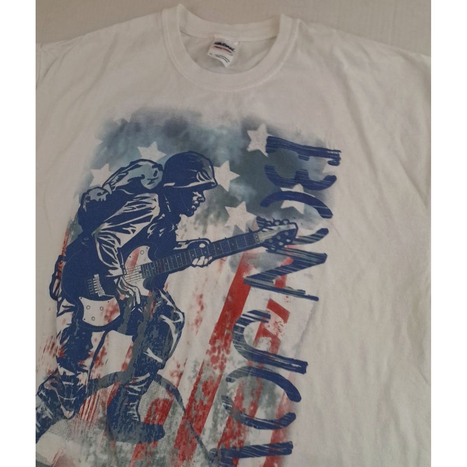 Gildan Vintage Bon Jovi Rock Tour 2013 T-Shirt Because We Can Printed XL EUC Size US XL / EU 56 / 4 - 3 Thumbnail