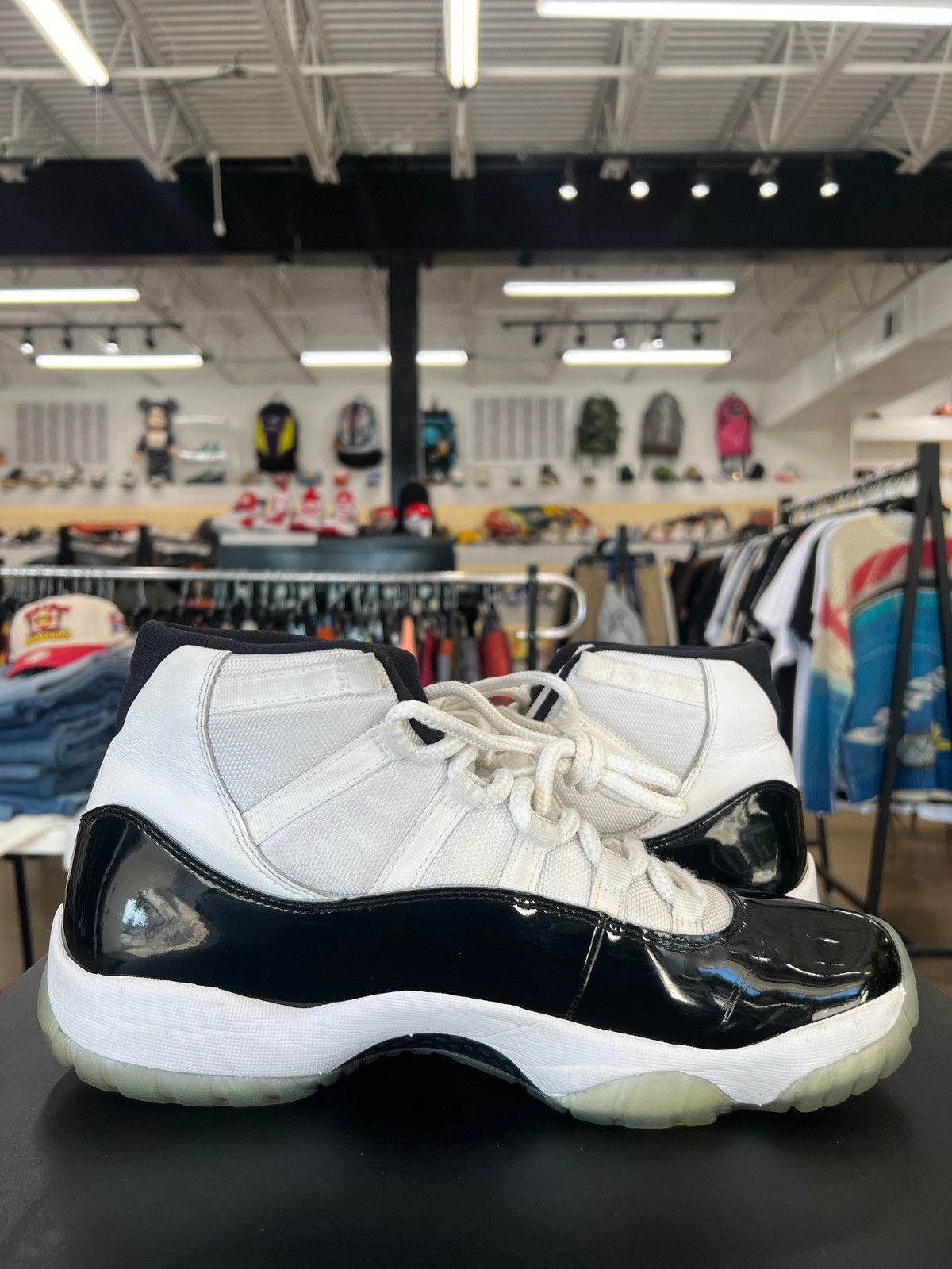 Jordan Brand × Nike Air Jordan 11 Concord Sz. 11 (2018) Size US 11 / EU 44 - 4 Thumbnail