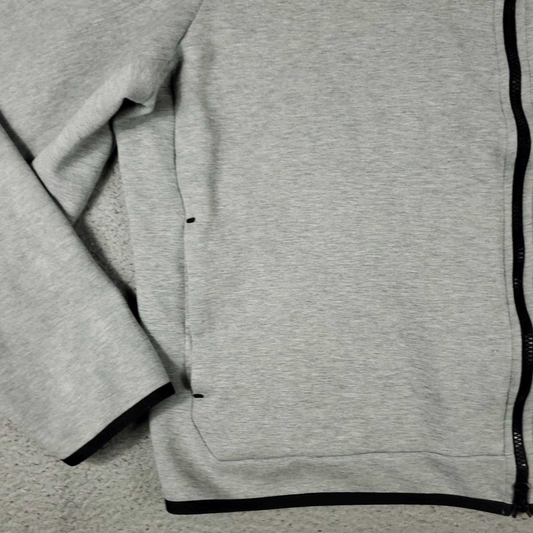 Nike - Keywords: "Nike" (brand), "Fleece," "Hoodie," "Gray," "2XL," "Tall Zip," "Long Sleeve," "Hooded," "Sports" are important Size US XXL / EU 58 / 5 - 3 Thumbnail
