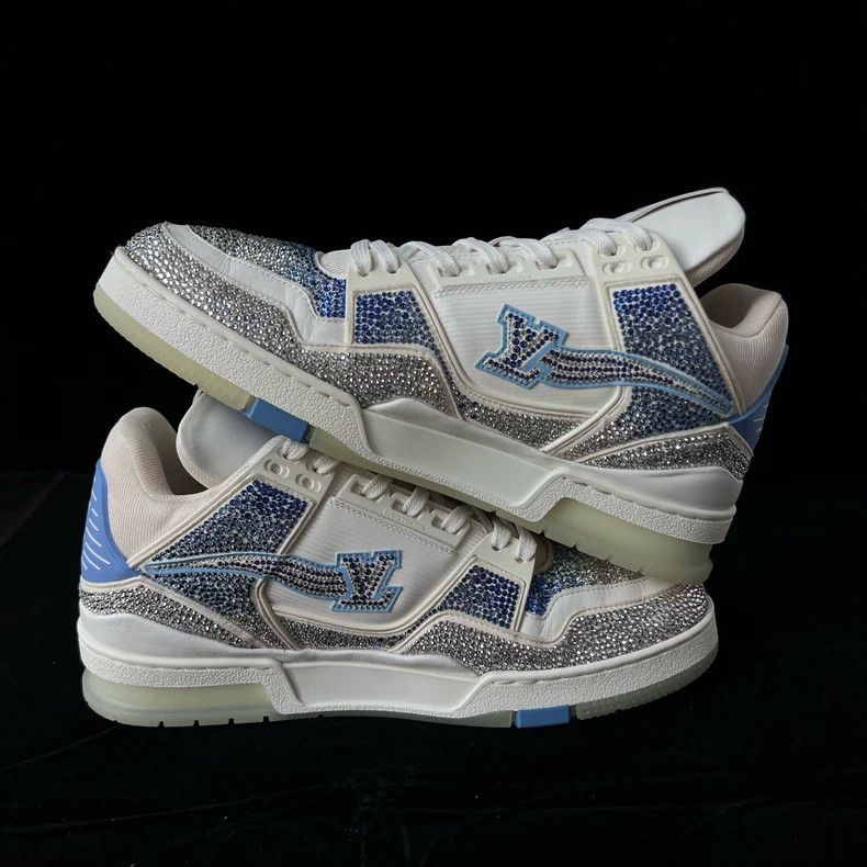 Louis Vuitton Louis Vuitton Blue sky and white clouds full of drilling b Size US 9.5 / EU 42-43 - 4 Thumbnail