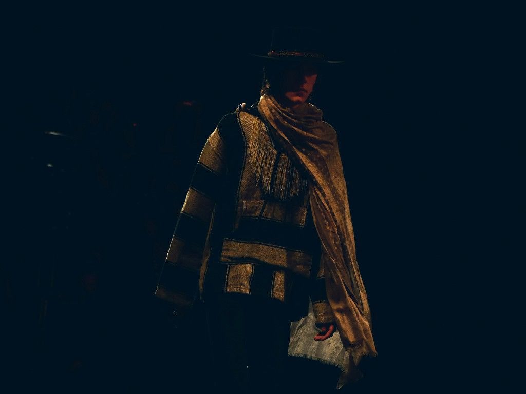 Saint Laurent Paris SAINT LAURENT PARIS BY HEDI SLIMANE 15SS RUNWAY SCARF Size ONE SIZE - 6 Thumbnail