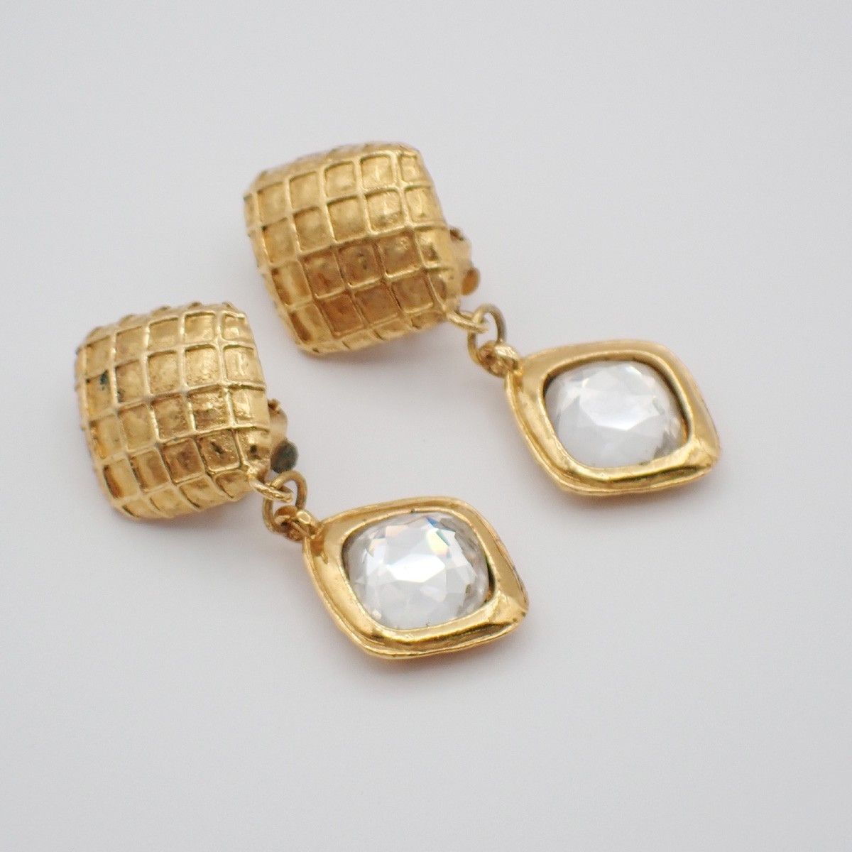 Chanel Chanel Vintage Drop Clip On Earrings Crystal with Metal Size ONE SIZE - 1 Thumbnail