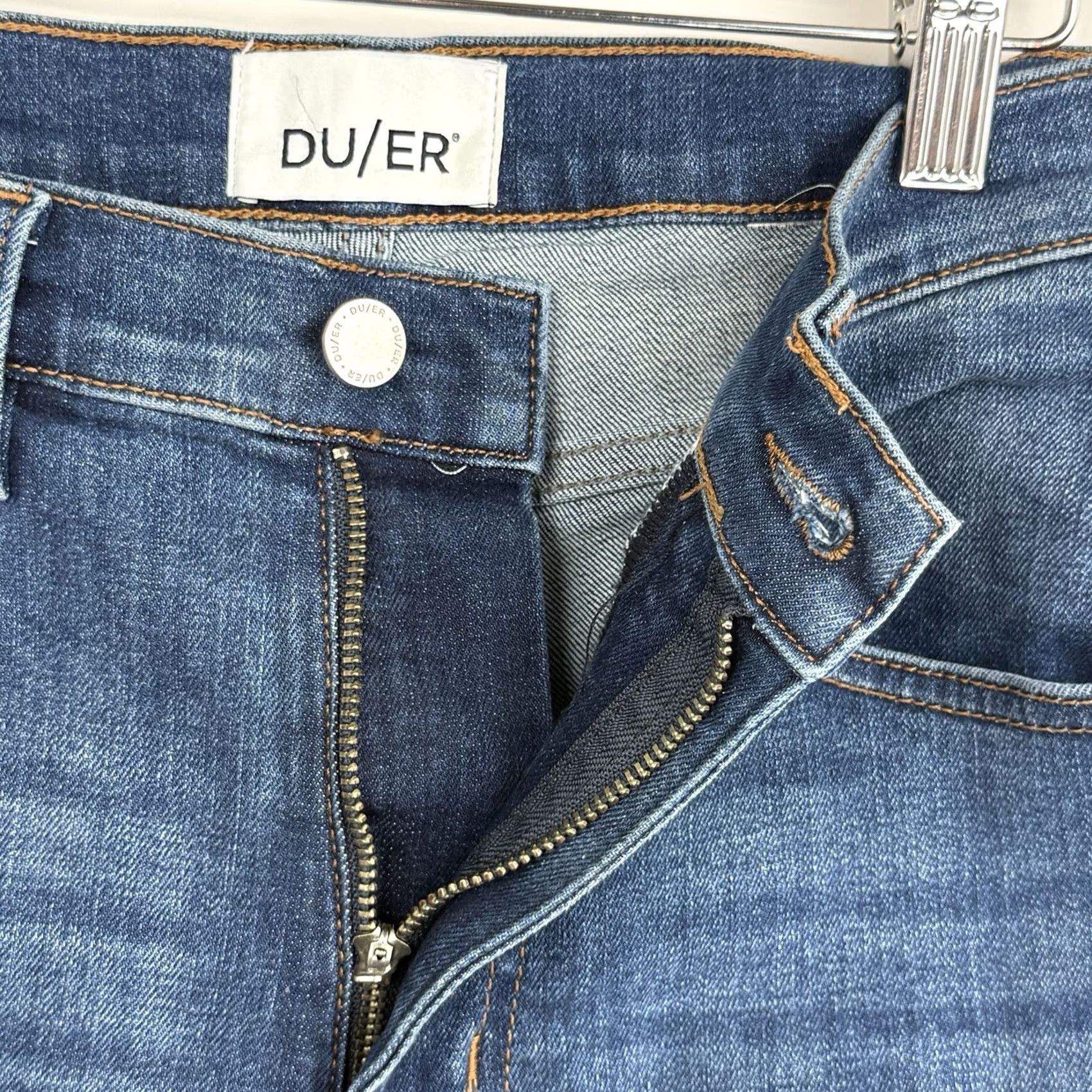 DUER DUER Jeans Womens 28x28 Blue Performance Denim Girlfriend High Rise Straight Regular 28x28 Jeans Mens? No Size 28" / US 6 / IT 42 - 6 Thumbnail