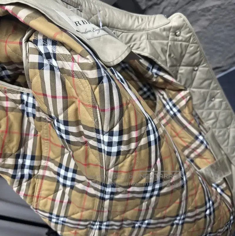 Burberry Burberry Khaki Women's Cotton Puffer Jacket. Size S / US 4 / IT 40 - 4 Thumbnail