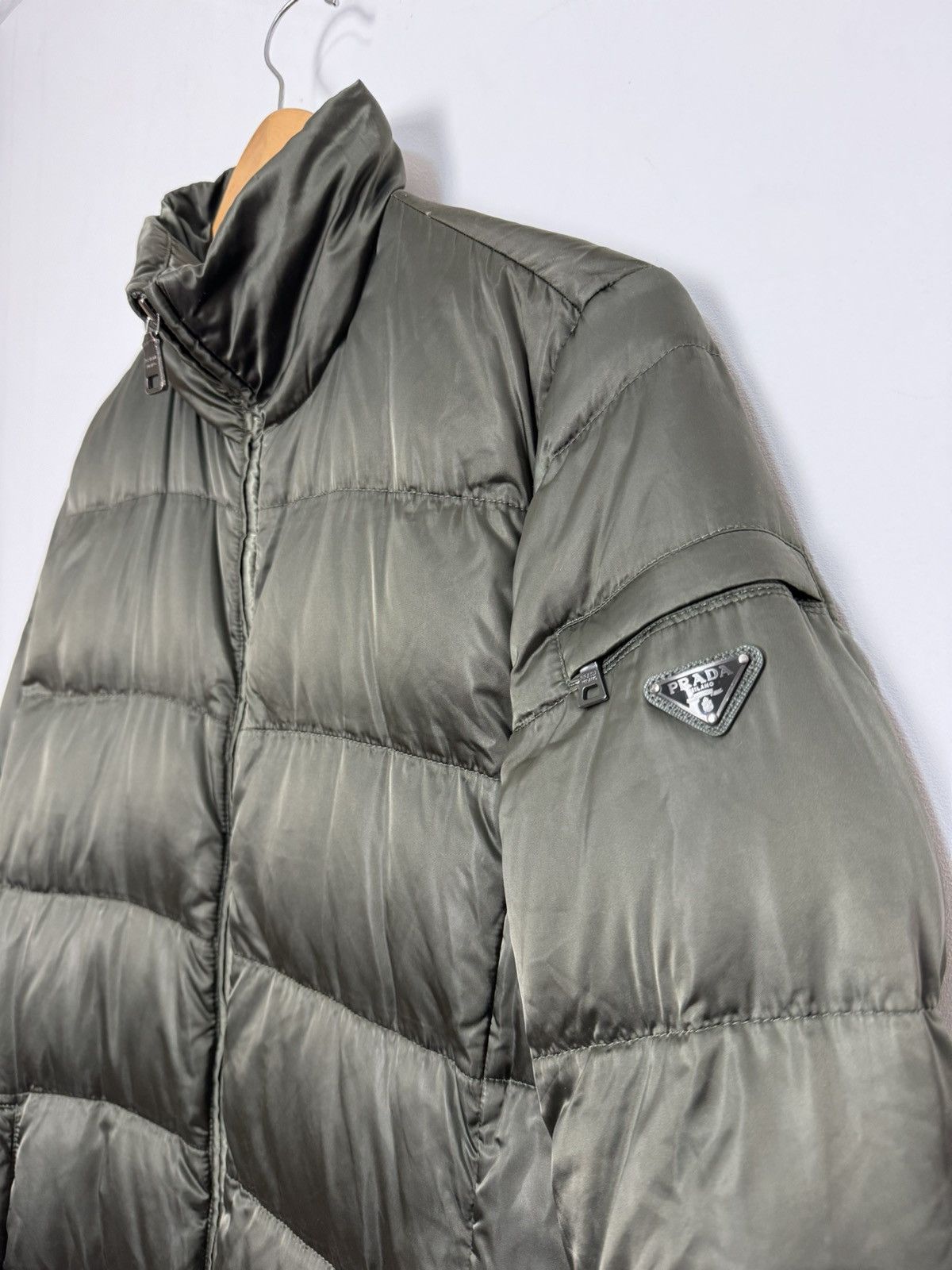 Prada Prada puffer jacket down luxury olive with logo Size M / US 6-8 / IT 42-44 - 2 Thumbnail