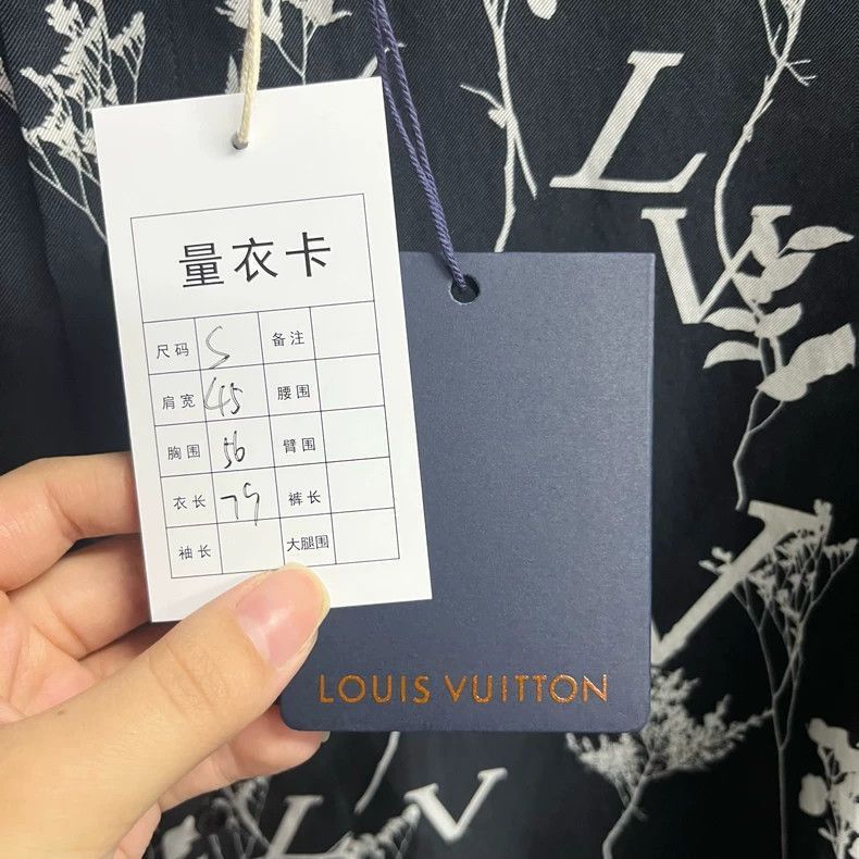 Louis Vuitton Louis Vuitton Louis Vuitton Black Floral Long Sleeve Shirt Size US S / EU 44-46 / 1 - 2 Thumbnail