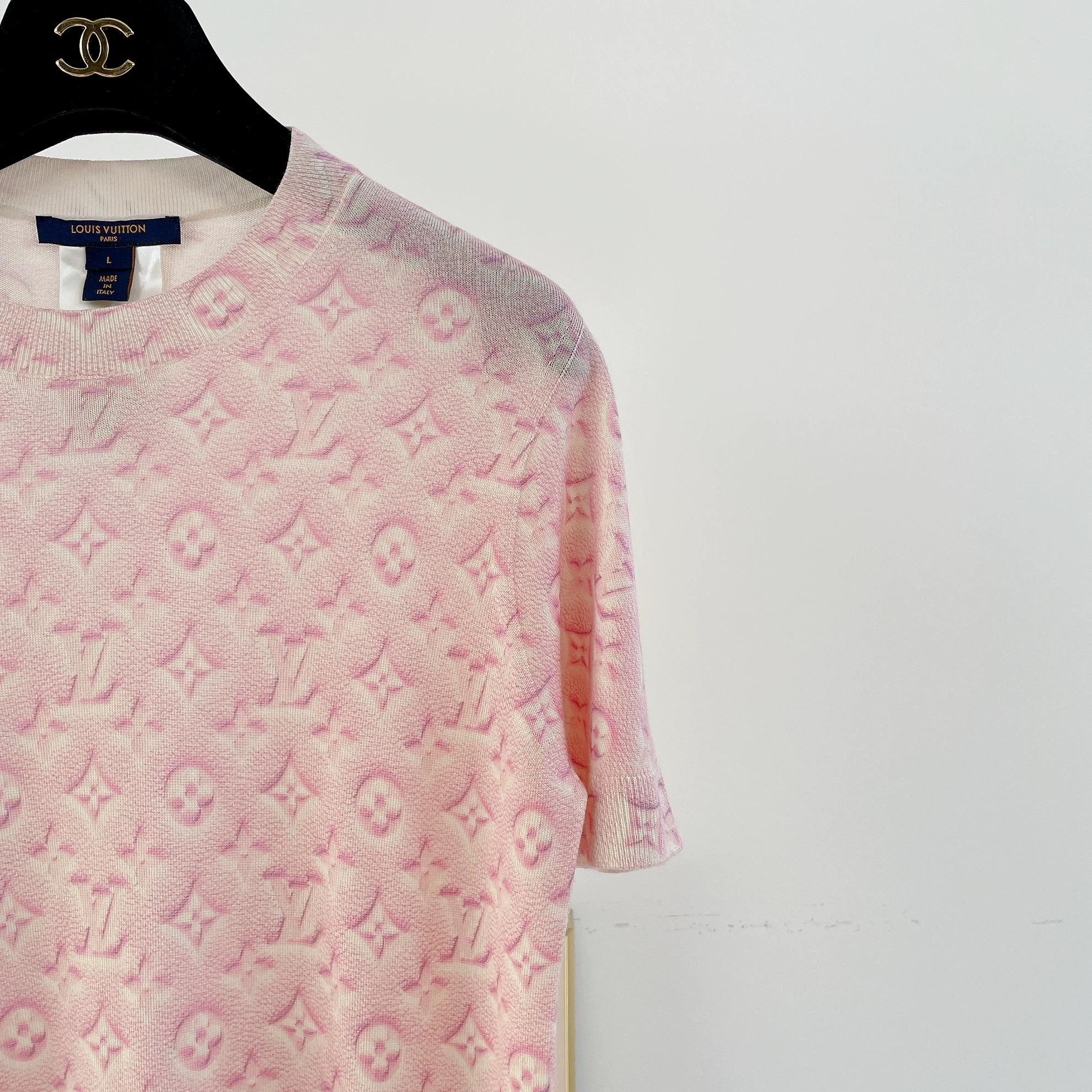 Louis Vuitton Louis Vuitton Pink Allover Logo Short Sleeve Tee L 4345 Size US L / EU 52-54 / 3 - 3 Thumbnail