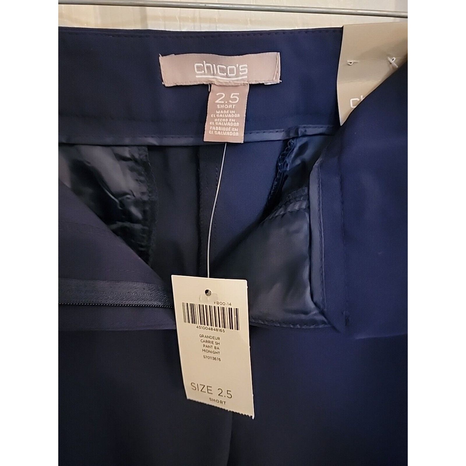 Chicos NWT Sz 14 Chico's 2.5 Short Pants Midnight Blue Grandeur Size 36" / US 14 / IT 50 - 3 Thumbnail