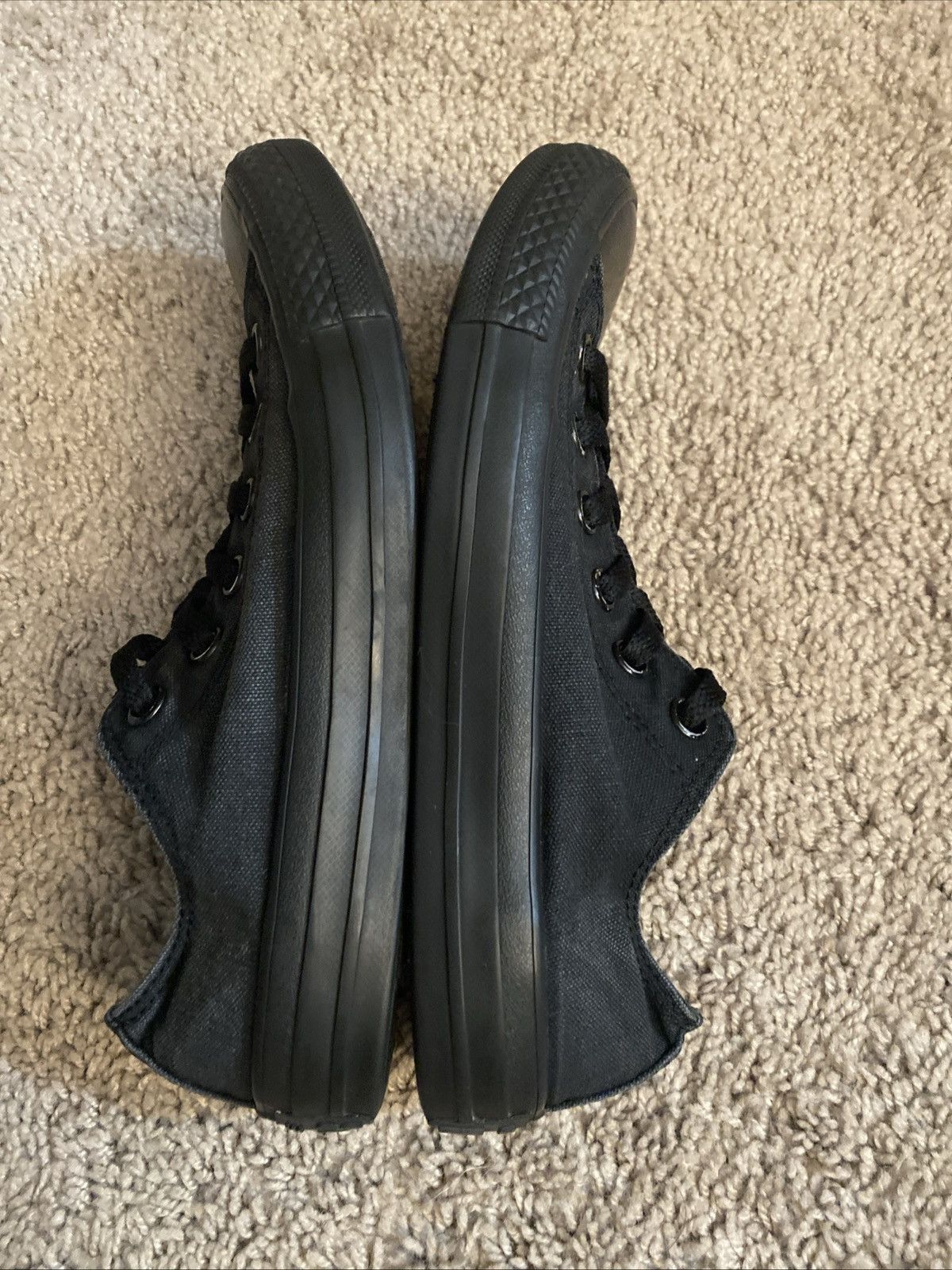 Converse Unisex Converse Chuck Taylor low Sneakers size 6.5 W/ 4.5M Size US 6.5 / IT 36.5 - 6 Thumbnail