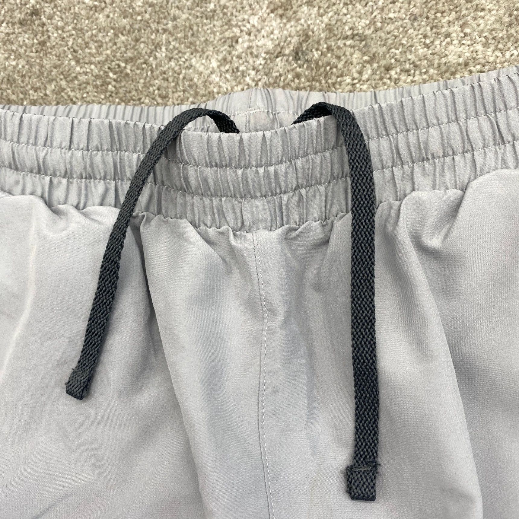 Under Armour Under Armour Running Shorts Womens Large Gray Lightweight Heatgear Fitted 6610 Size 24" / US 00 / IT 34 - 3 Thumbnail