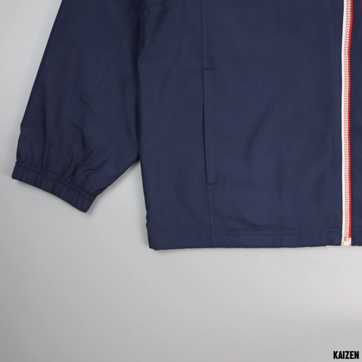 Balenciaga BALENCIAGA - VINTAGE EMBROIDERED SCRIPT LOGO LIGHT JACKET Size US XL / EU 56 / 4 - 6 Thumbnail