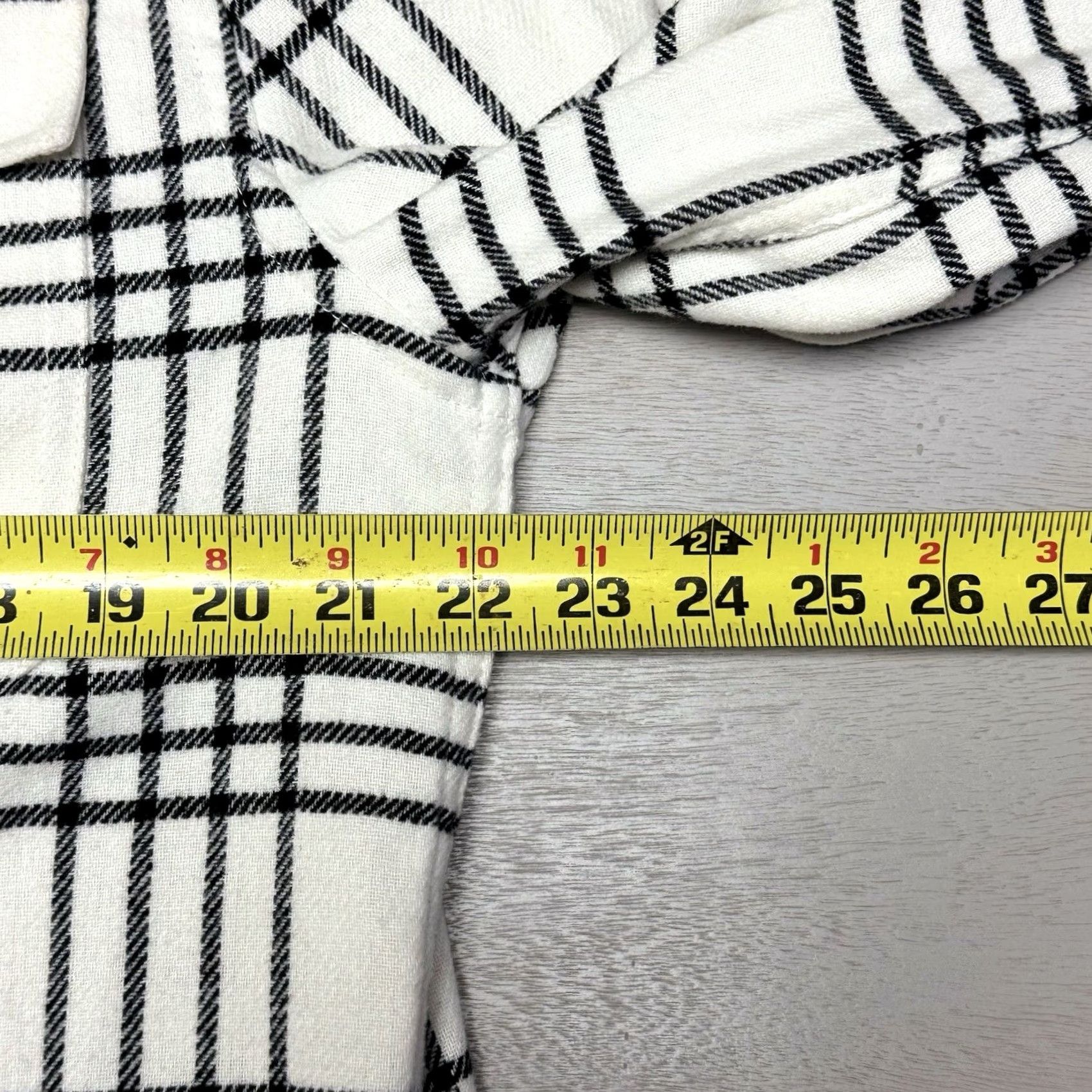 H&M H&M Heavyweight Flannel Shirt Shacket Men’s M Black & White Plaid Button-Up Casual Size US M / EU 48-50 / 2 - 6 Thumbnail