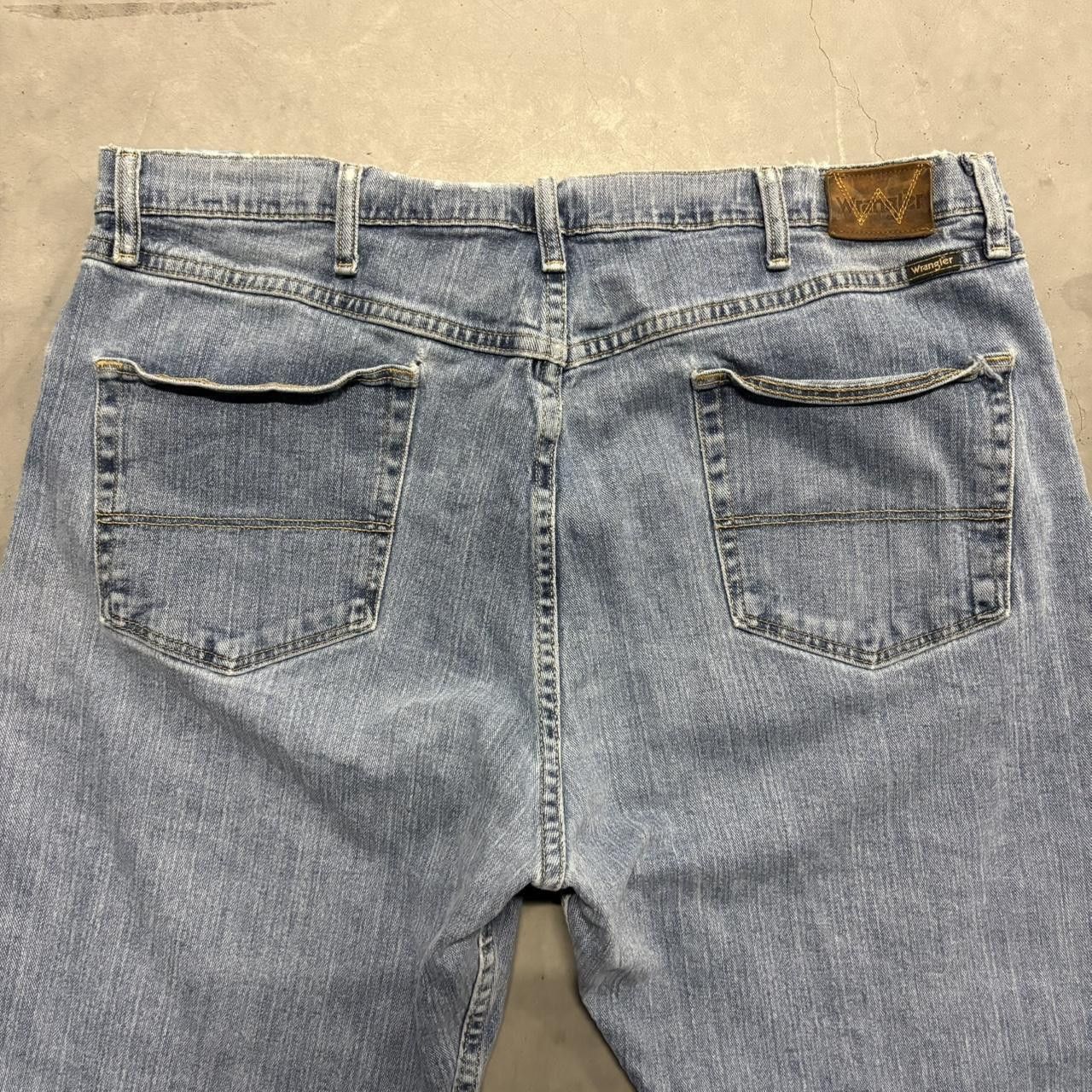 Vintage Vintage Y2K/2000s Baggy Skater Style Medium Wash Denim Jeans! Size US 40 / EU 56 - 7 Thumbnail
