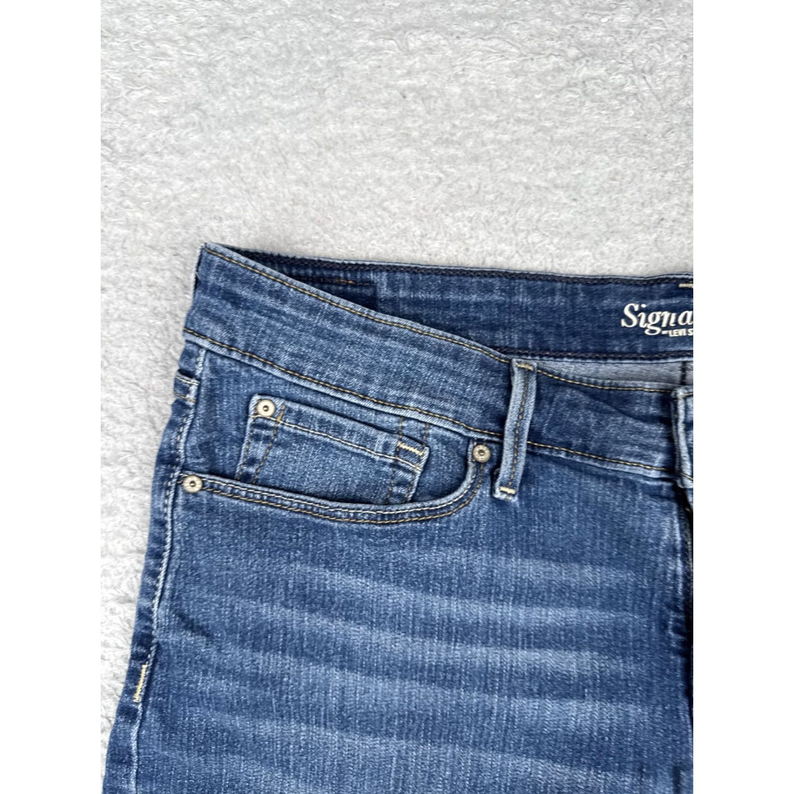 Levi's Signature By Levi Strauss & Co Shorts Womens 14 W32 Blue Denim Cutoff Frayed Hem Size 36" / US 14 / IT 50 - 4 Thumbnail