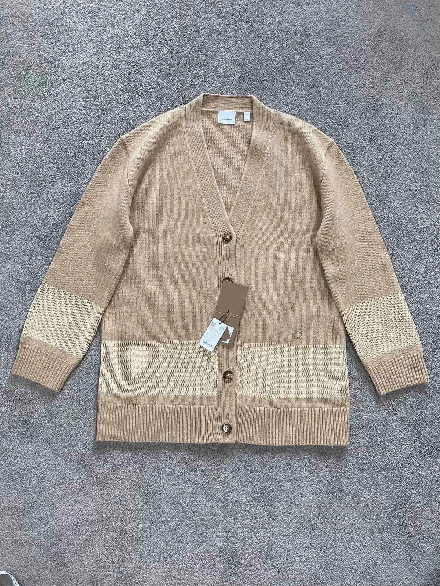 Burberry BURBERRY TB Logo Cashmere Blend Cardigan. Size US M / EU 48-50 / 2 - 1 Thumbnail