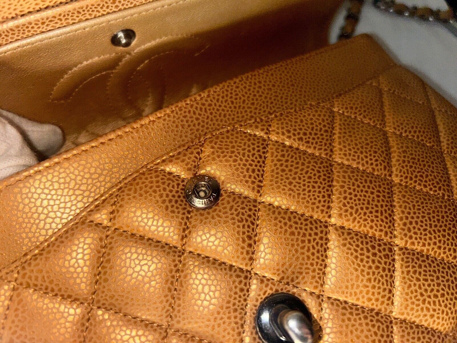 Chanel CHANEL Medium Double Flap Metallic Caviar Leather Bag Golden Size ONE SIZE - 13 Thumbnail