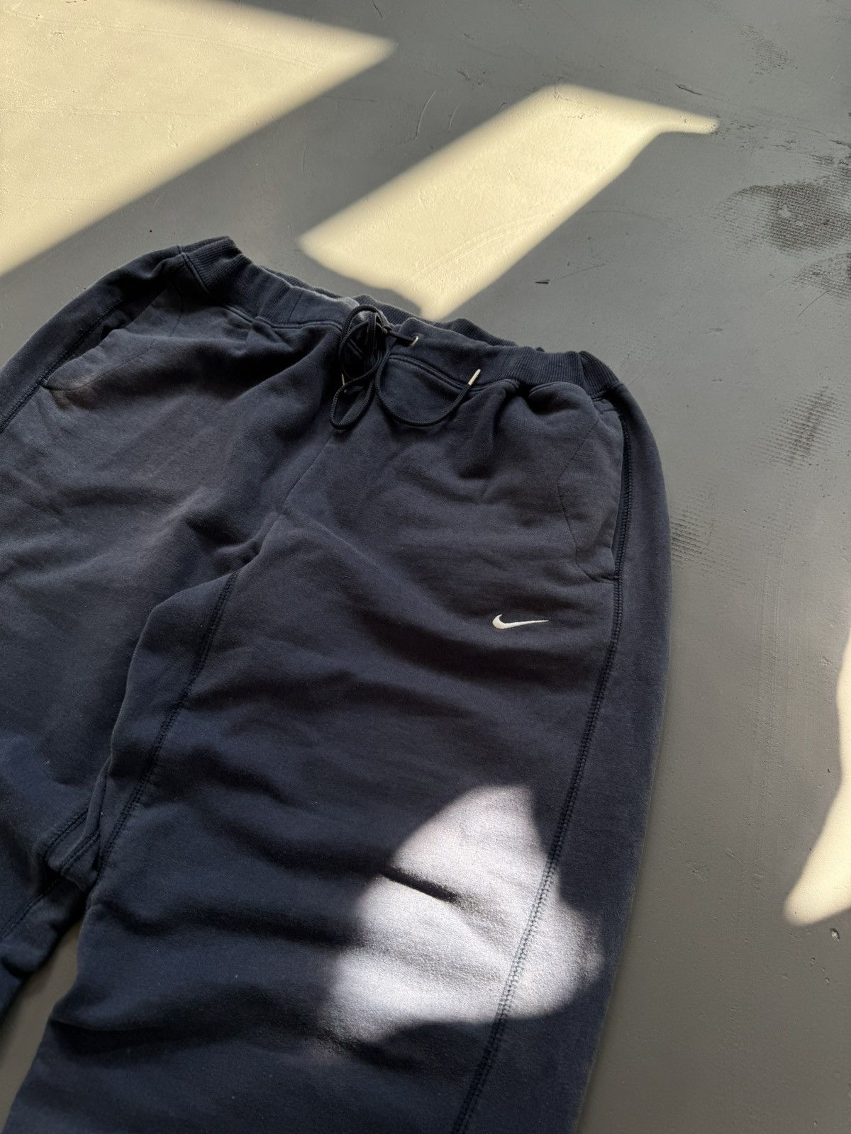 Vintage NIKE VINTAGE BASIC LOGO OVERSIZE BAGGY PANTS Size US 34 / EU 50 - 3 Thumbnail