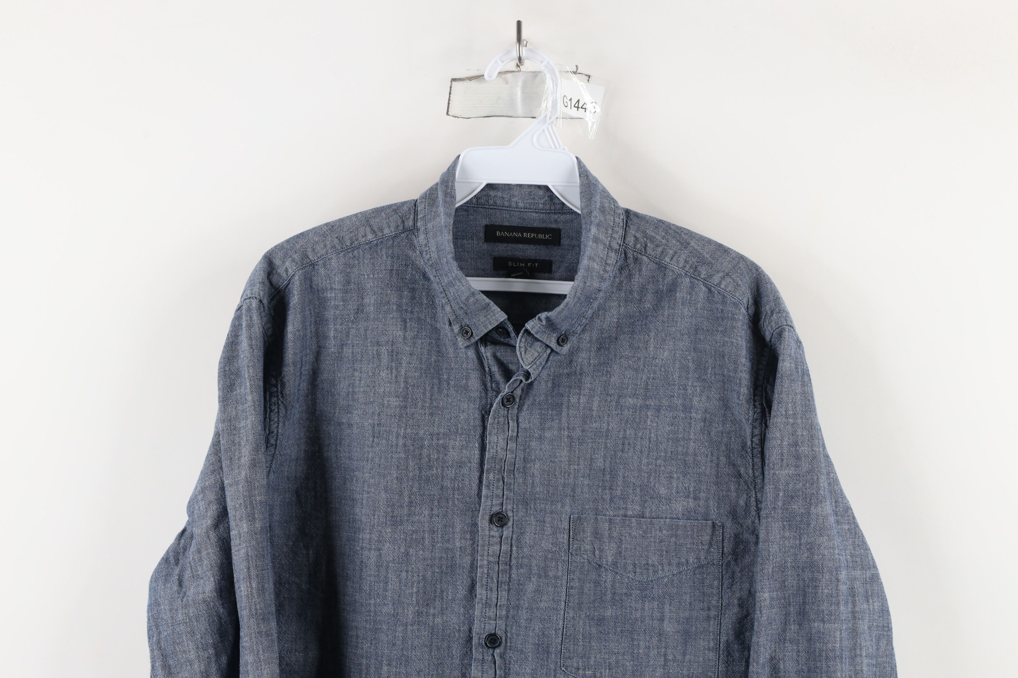 Banana Republic × Vintage Banana Republic Fit Chambray Collared Button Down Shirt Blue Size US L / EU 52-54 / 3 - 2 Thumbnail