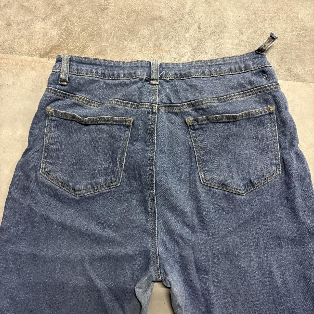 Vintage Crazy Vintage Y2K/2000s Super Baggy Super Wideleg Medium wash Denim Jeans! Size US 28 / EU 44 - 5 Thumbnail