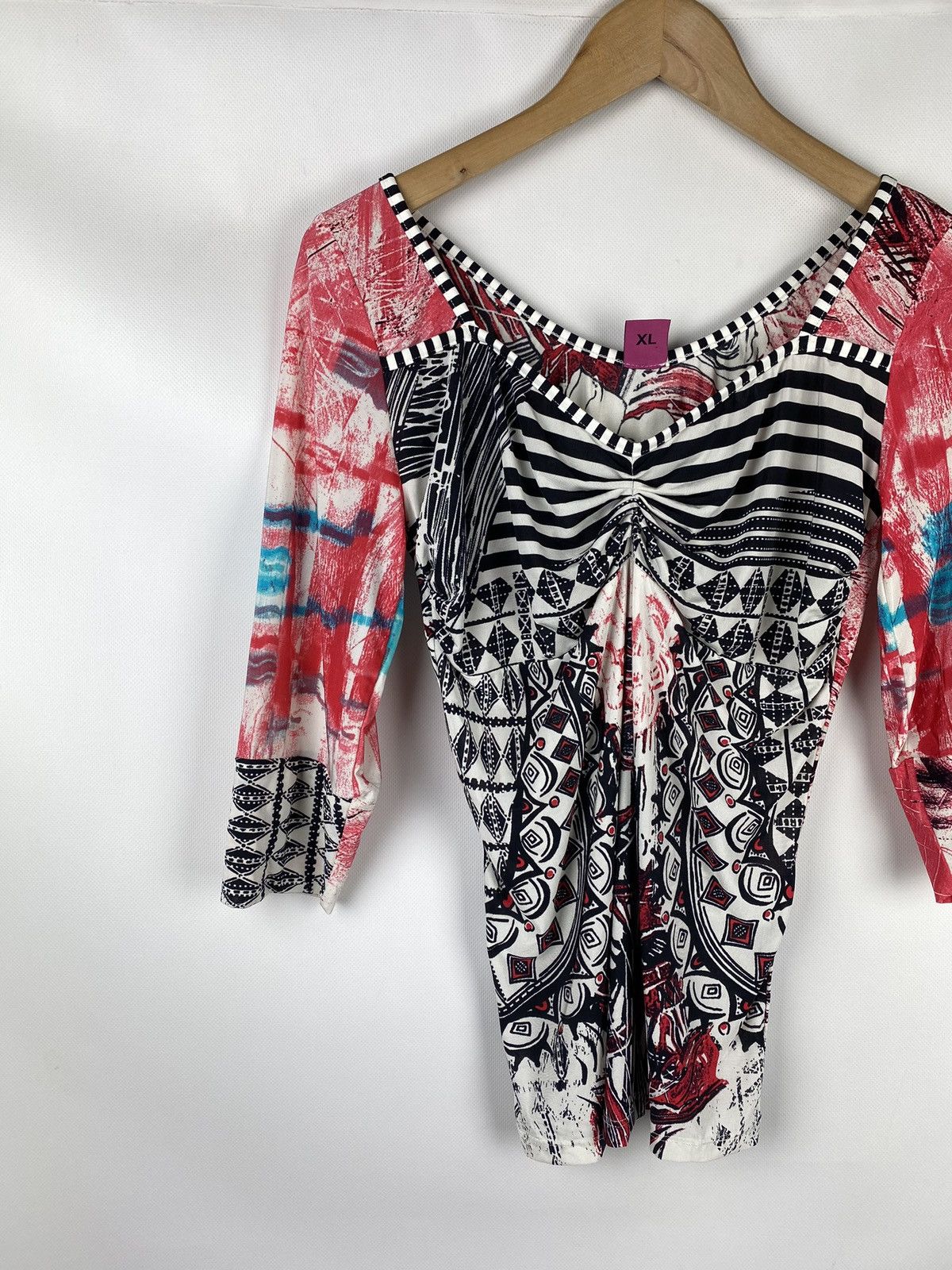 Other Save The Queen ladies overprinted tunic blouse Size XL / US 12-14 / IT 48-50 - 2 Thumbnail