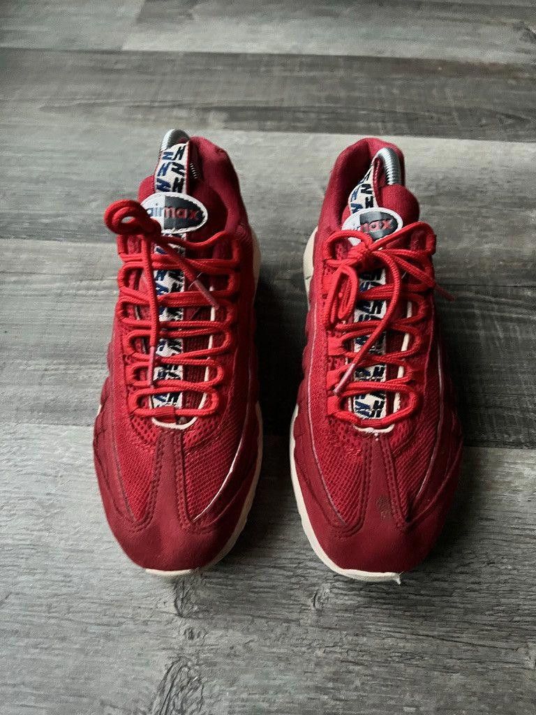 Nike NIKE • Air Max 95 "2017 Pull Tab Red" (7M) Size US 7 / EU 40 - 4 Thumbnail