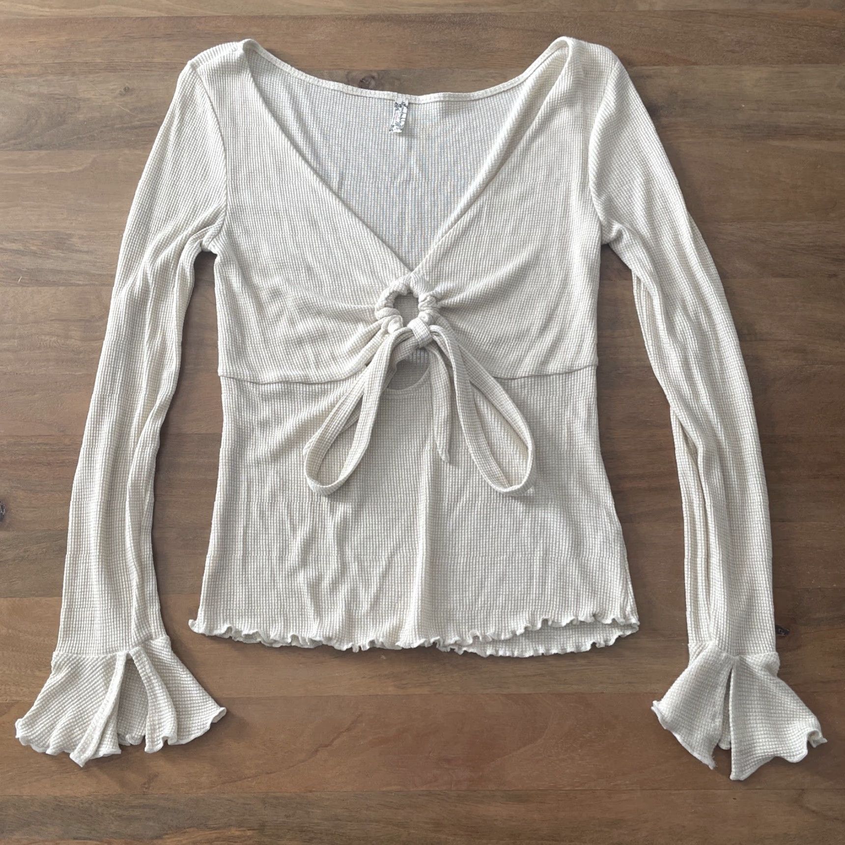 Free People Free People Blouse Shirt Women’s Small White/Gold Keyhole Front Tie V-Neck Raglan Sleeve Bohemian Casual Glitter Knit String Size S / US 4 / IT 40 - 2 Thumbnail