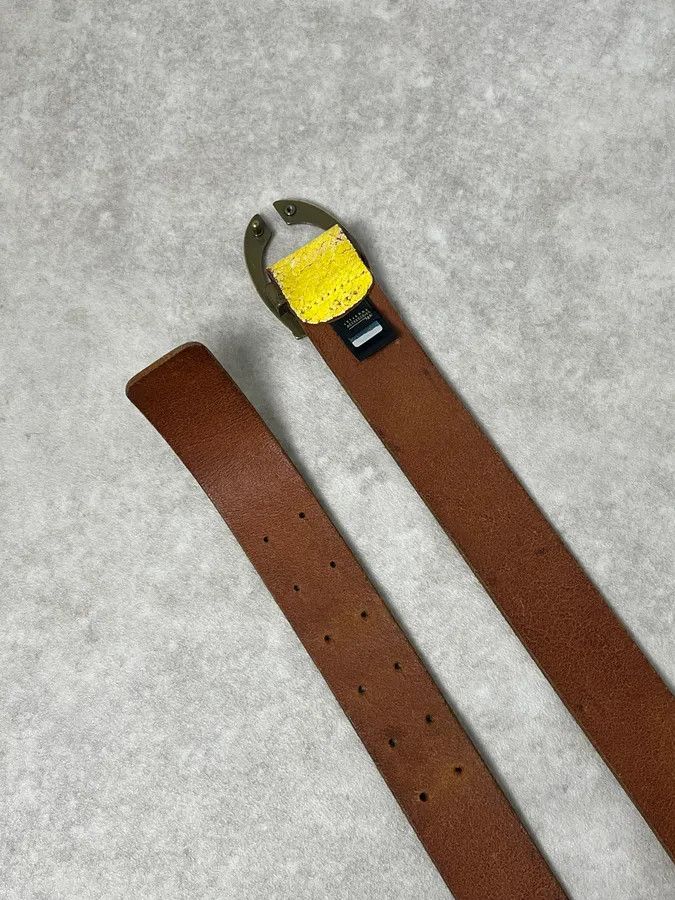 Roberto Cavalli 2000s Cavalli Cracked Yellow Leather Belt Size ONE SIZE - 7 Thumbnail