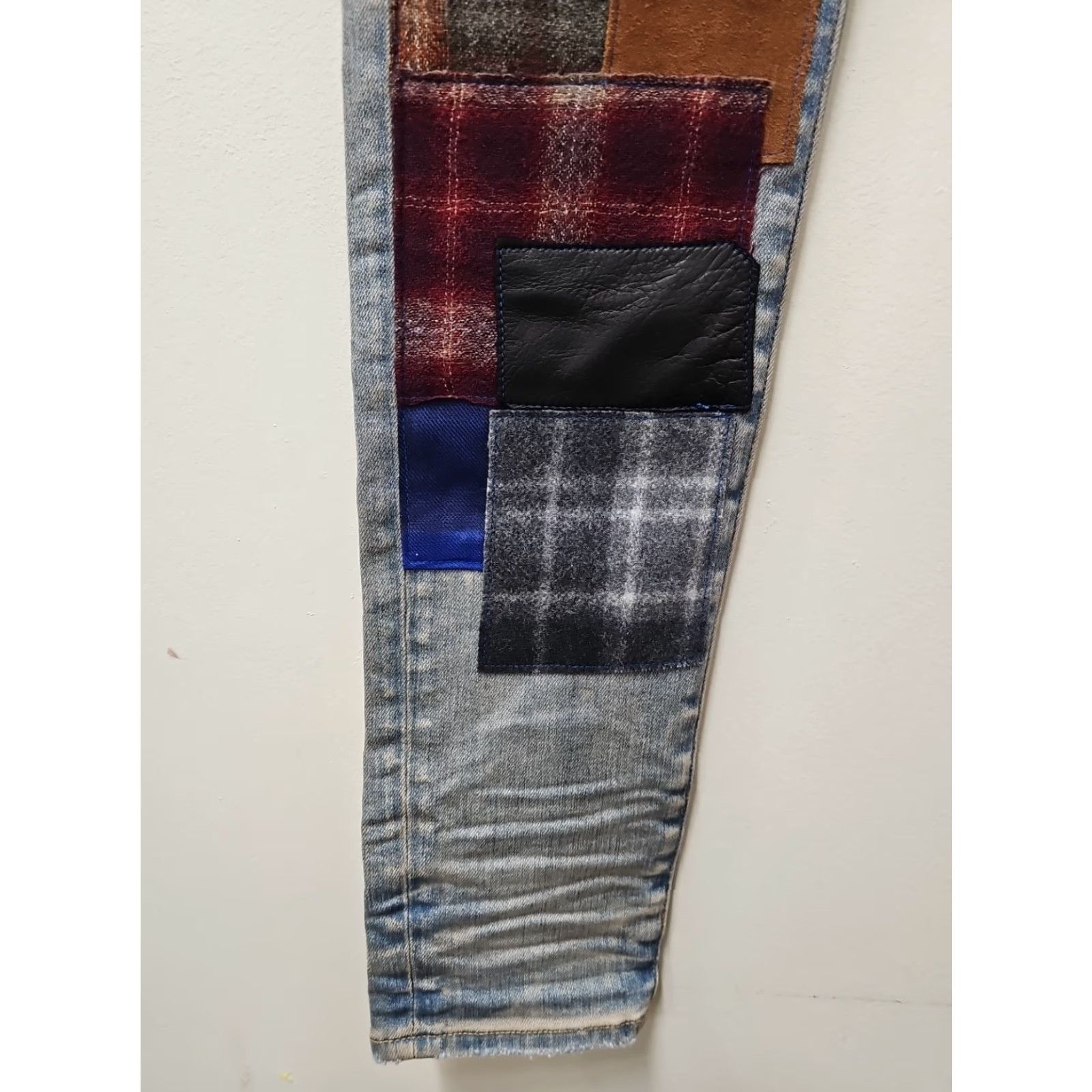 Amiri AMIRI PATCHWORK ARTPATCH CLAY INDIGO SIZE 34 JEANS Pants Jeans Slim 5-Pocket Distressed Mens 34x33.5 Blue Cotton Button Closure Vintage No Size US 34 / EU 50 - 3 Thumbnail