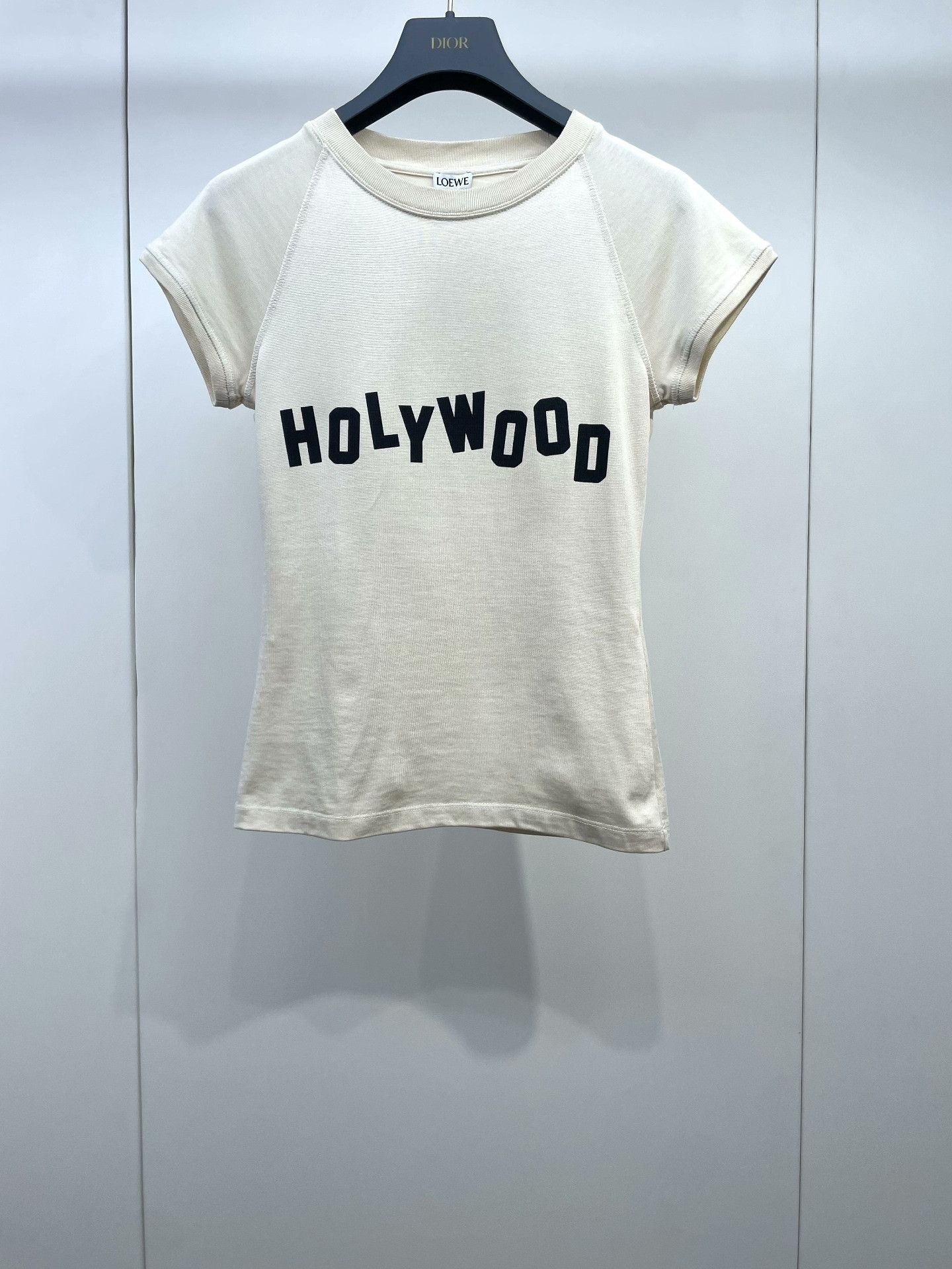 Loewe Loewe Beige Letter Flutter Sleeve T-shirt Size XS / US 0-2 / IT 36-38 - 1 Thumbnail
