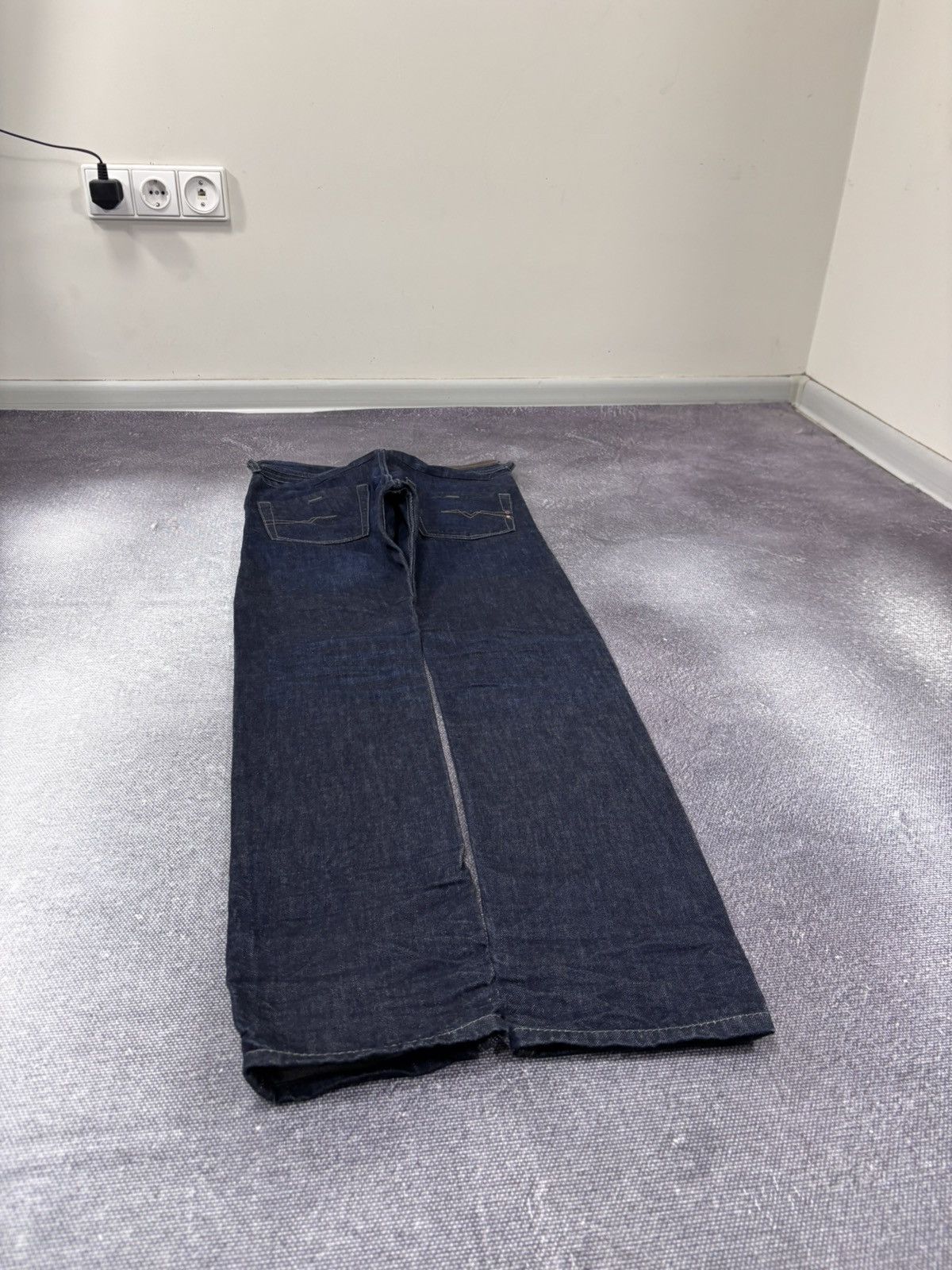 Diesel Diesel Belther NWT Men’s Denim Jeans Regular Slim Tapered Size US 28 / EU 44 - 17 Thumbnail