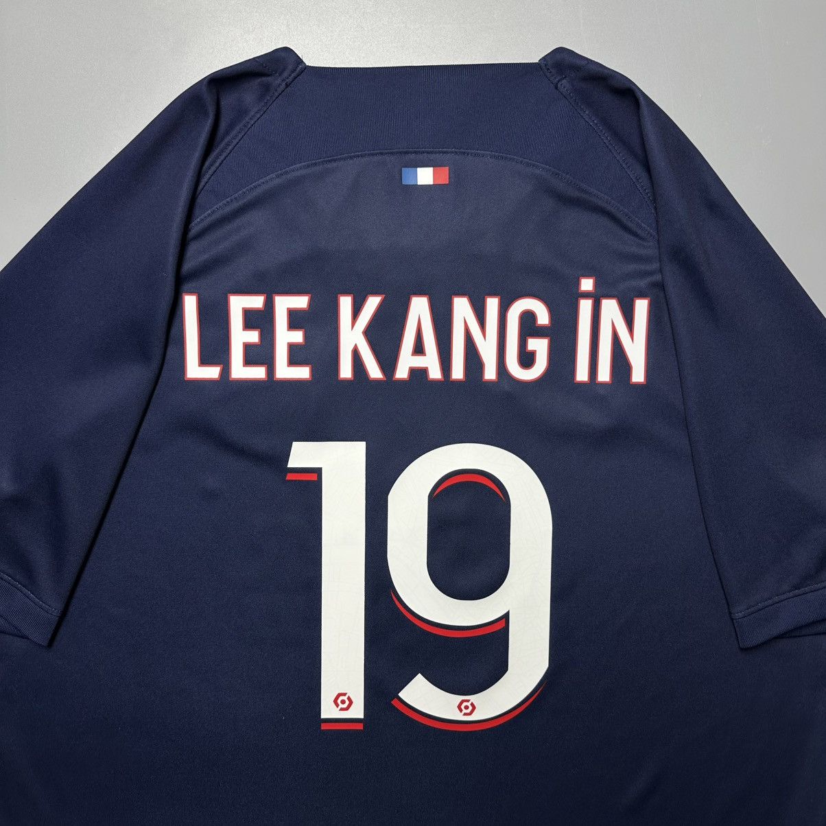 Vintage PSG NIKE 2023/2024 FOOTBALL HOME JERSEY #19 LEE KANG IN Size US XL / EU 56 / 4 - 8 Thumbnail