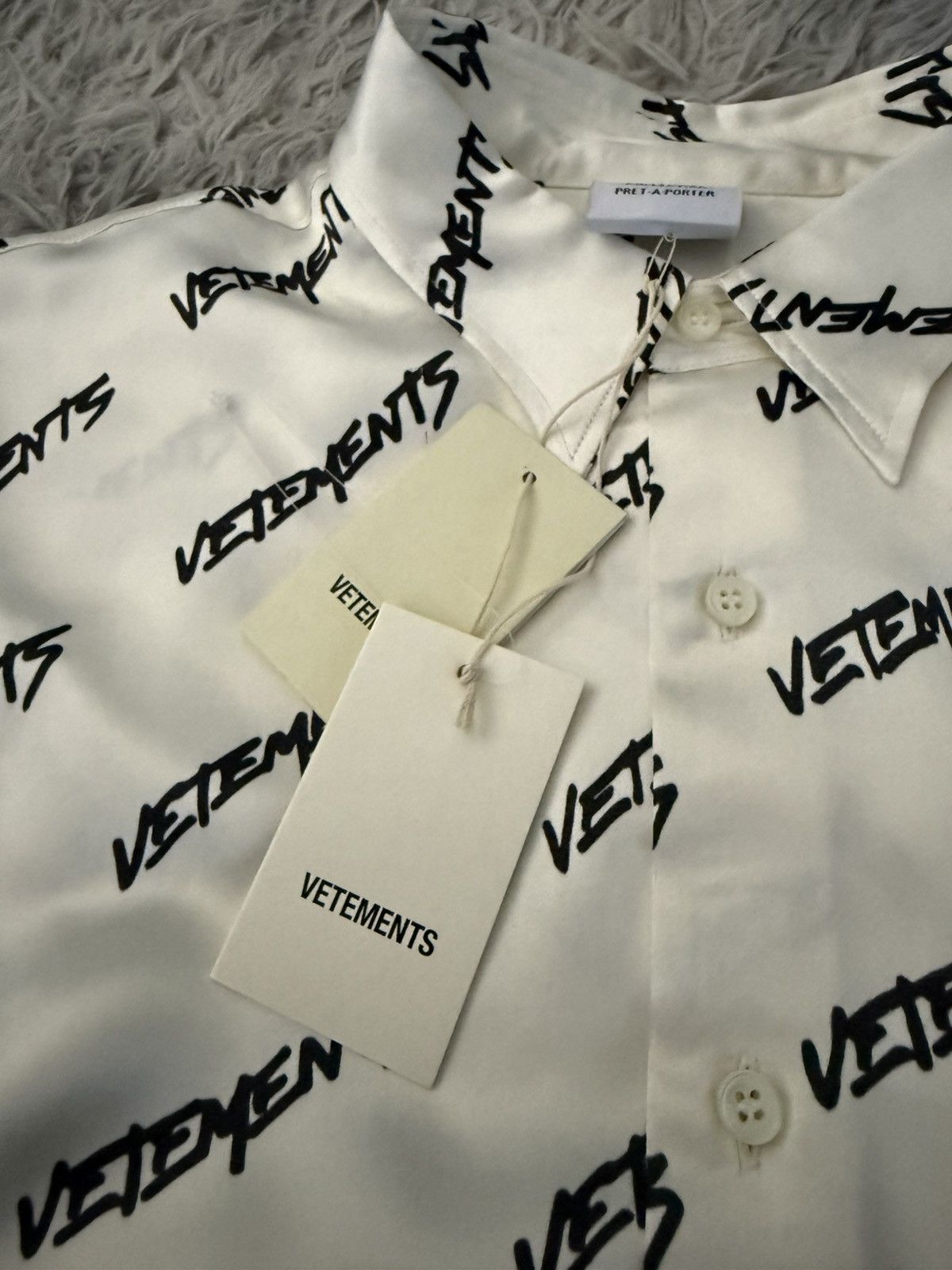 Vetements ✦ all over printed silk shirt Size US XS / EU 42 / 0 - 2 Thumbnail