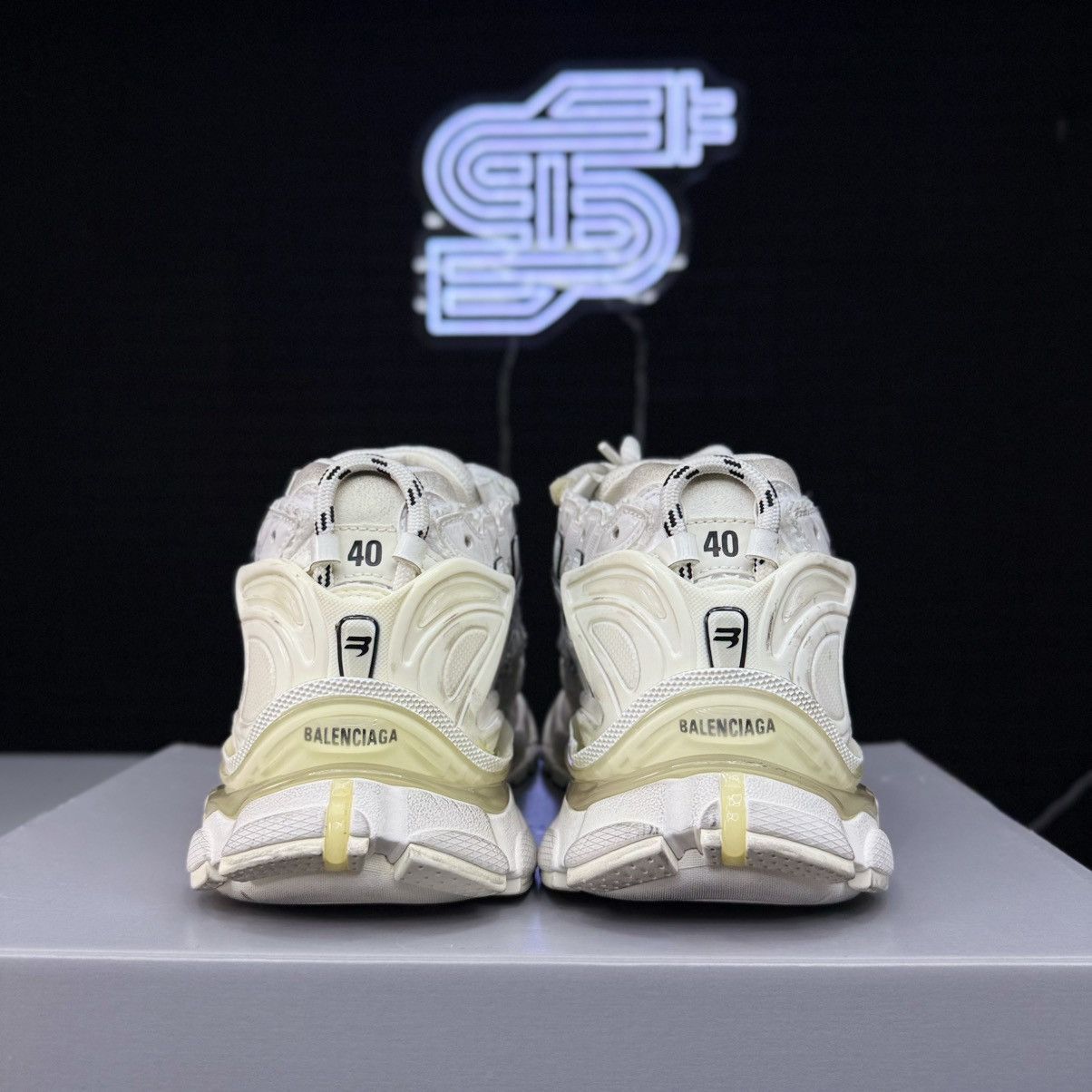 Balenciaga Balenciaga Runner White/White Size US 7.5 / EU 40-41 - 6 Thumbnail
